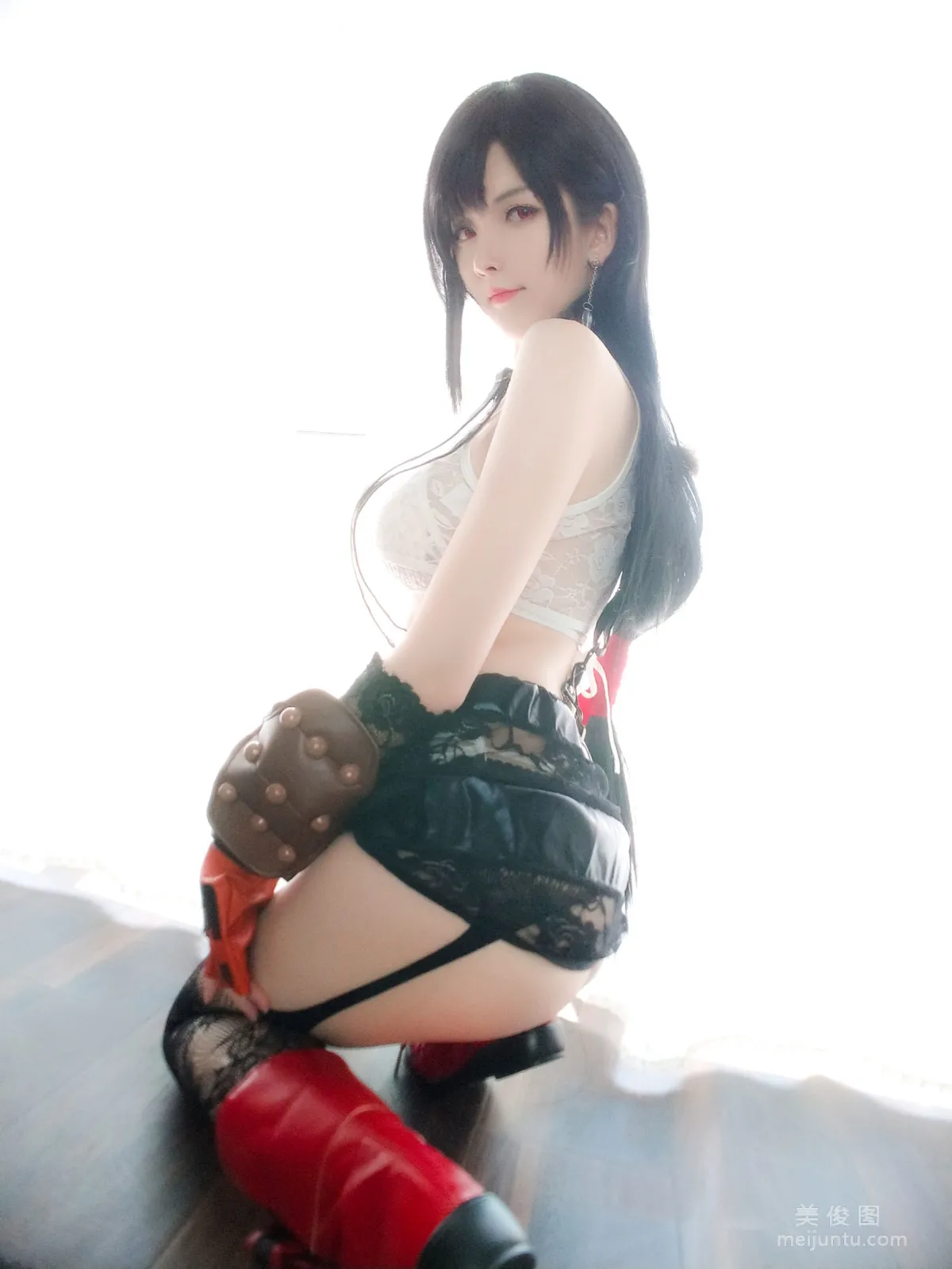 [網紅Coser] 一小央澤 《蒂法同人》 寫真集 21