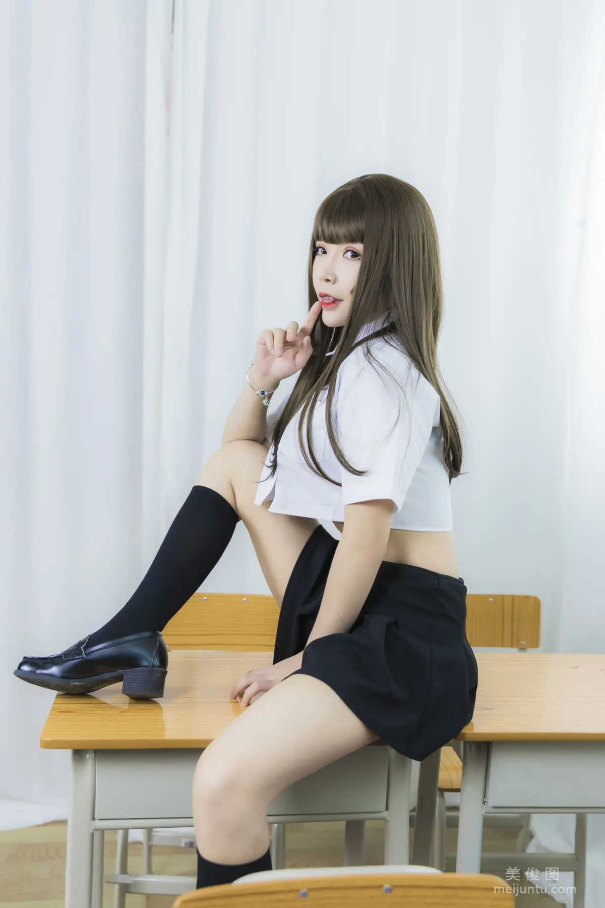 Coser妹子抱走莫子aa 《等你下課》 寫真集 23
