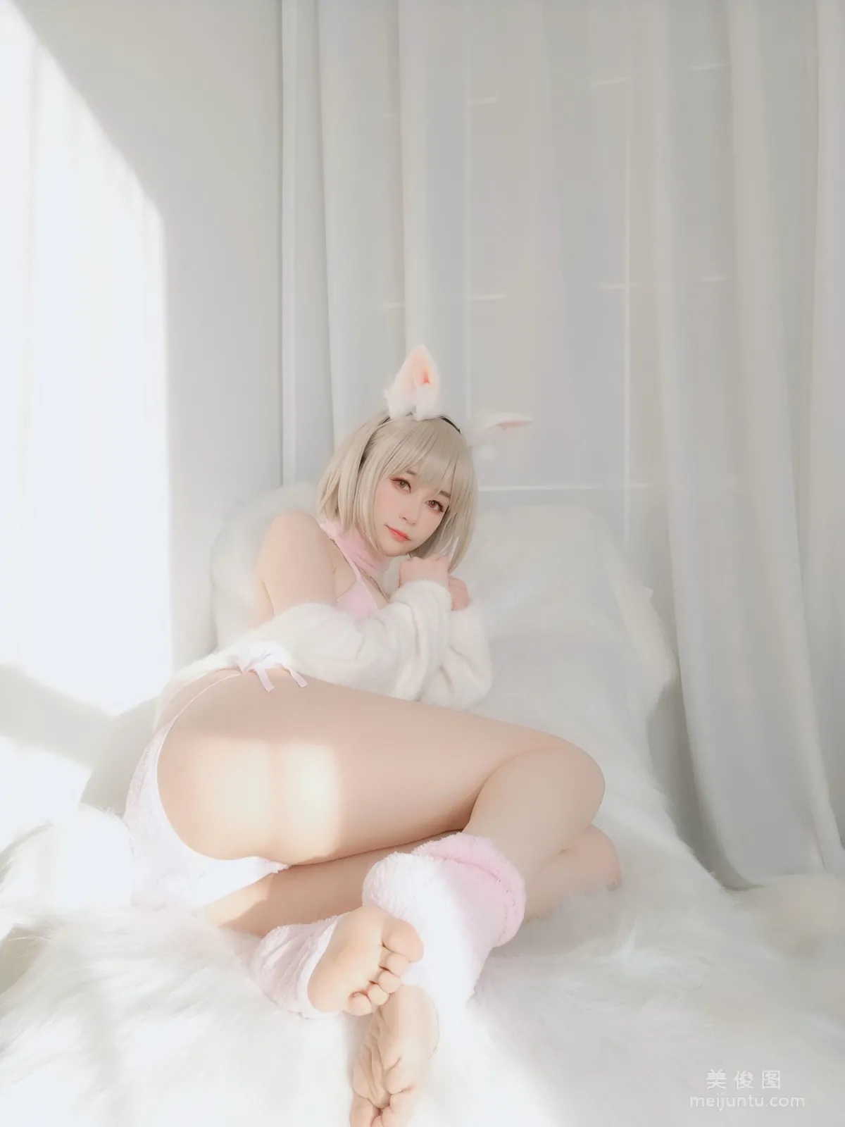 Coser小姐姐白銀81 《小白兔》 寫真集 58