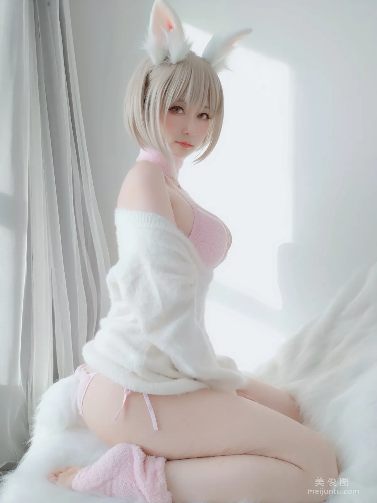Coser小姐姐白銀81 《小白兔》 寫真集 86