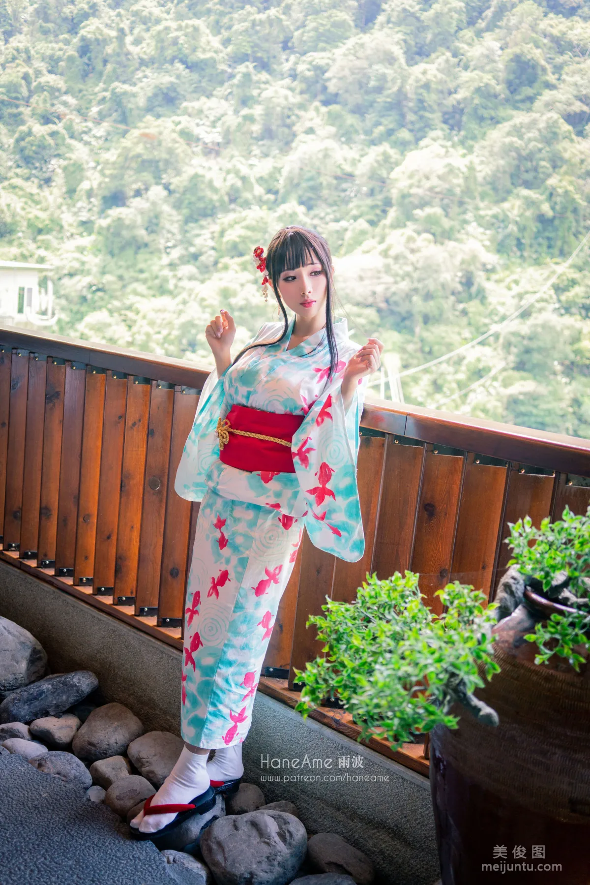 [網紅Coser美女] 雨波HaneAme 《溫泉》 寫真集 2