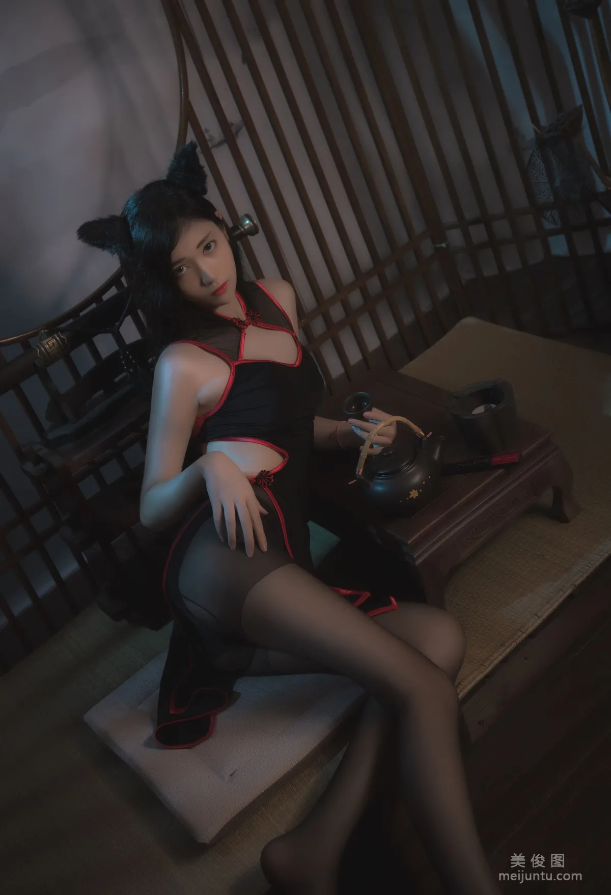 [網紅Coser] 南桃Momoko 《黑旗袍》 寫真集 19
