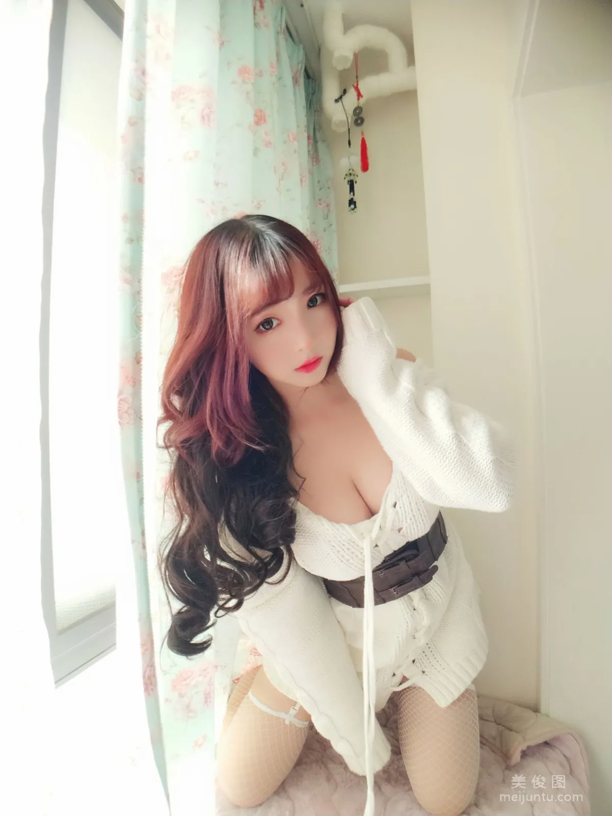 [網紅Coser] 古川kagura 《呼之欲出》 寫真集 23