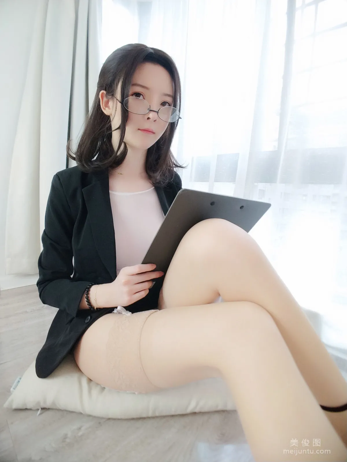 [網紅Coser] 一小央澤 《家教老師》 寫真集 15