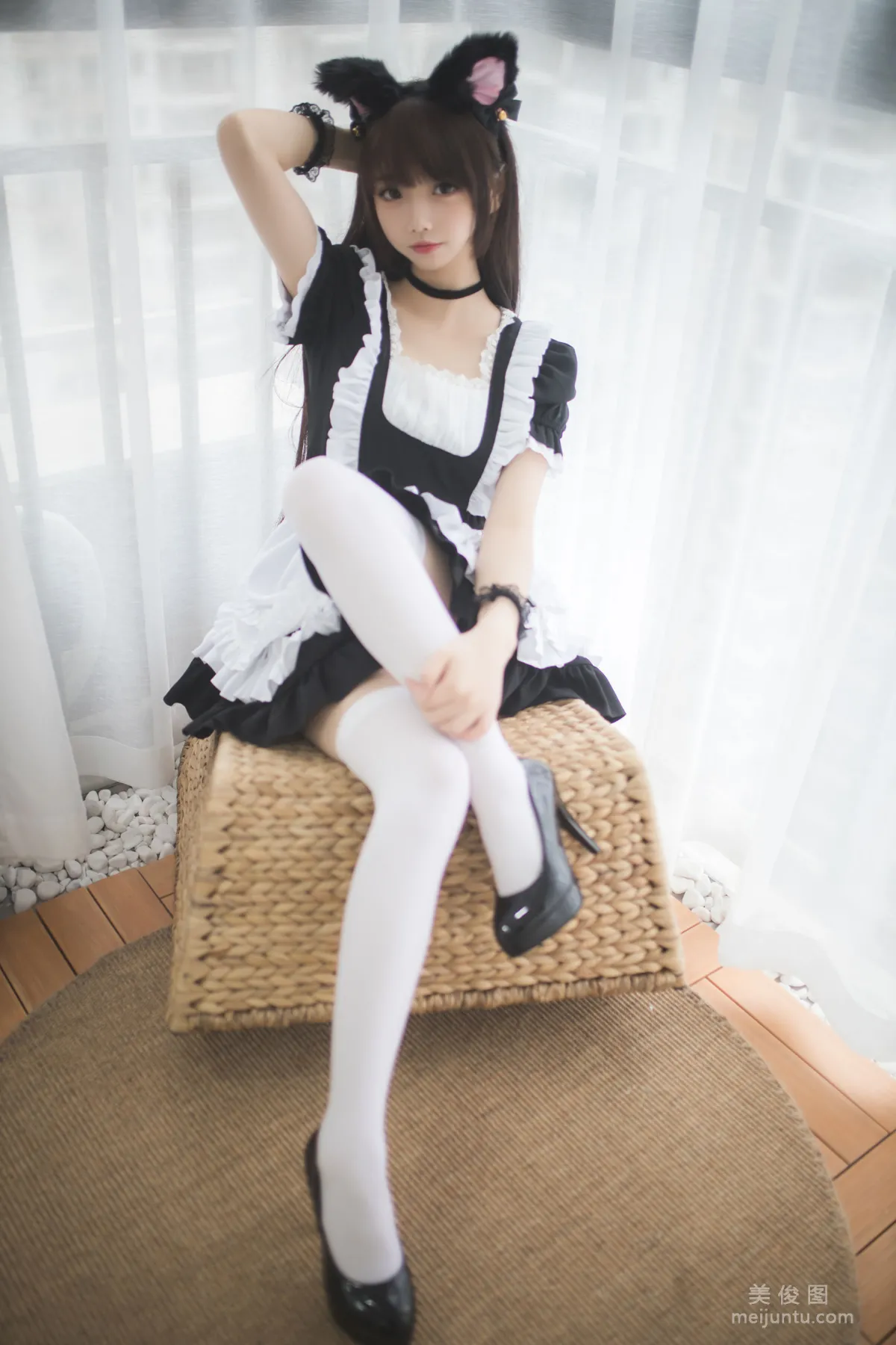 Coser小姐姐雪琪 《白絲女仆》 寫真集 13