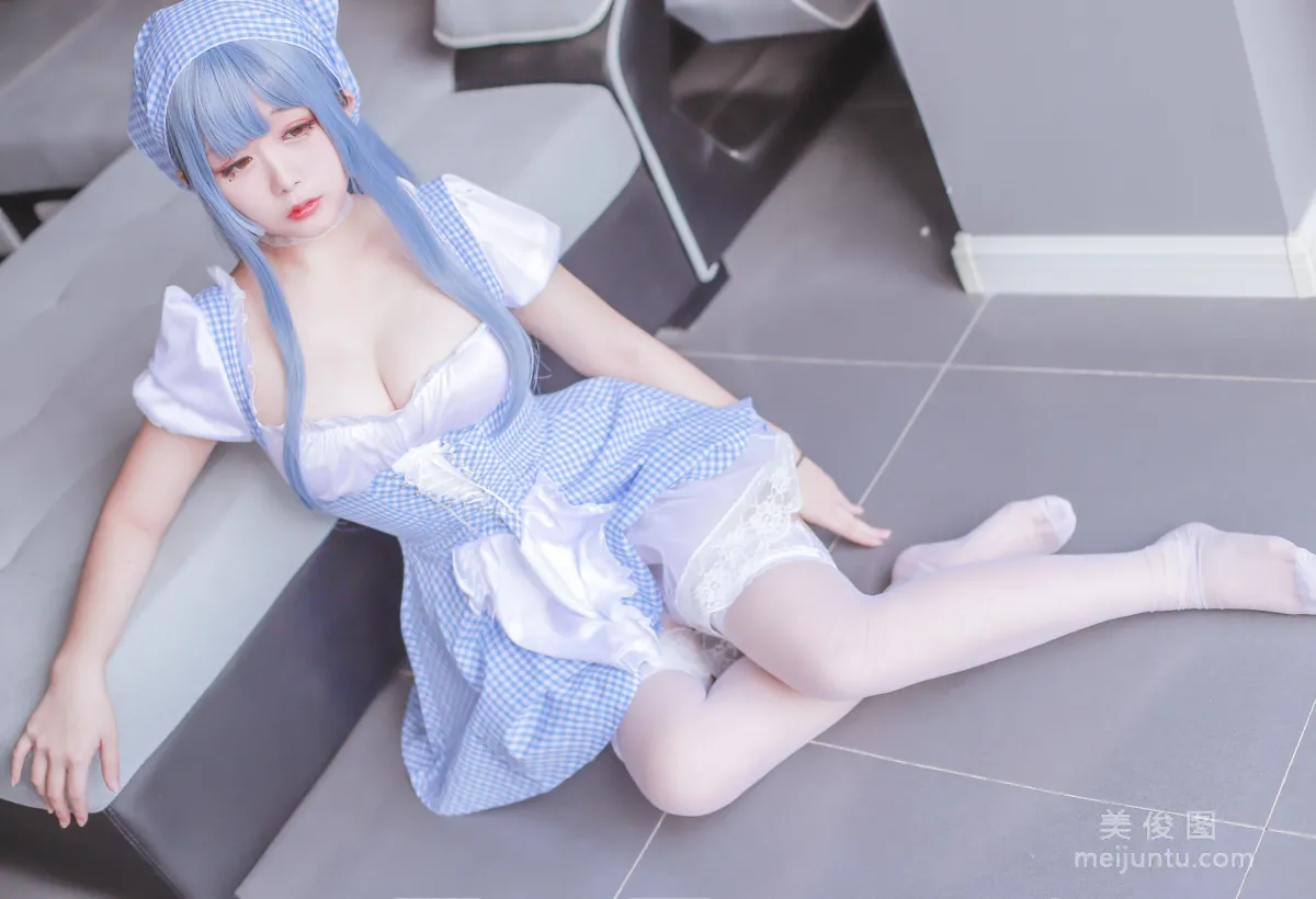 [网红Coser] 日奈娇 《蓝色女仆》 写真集11