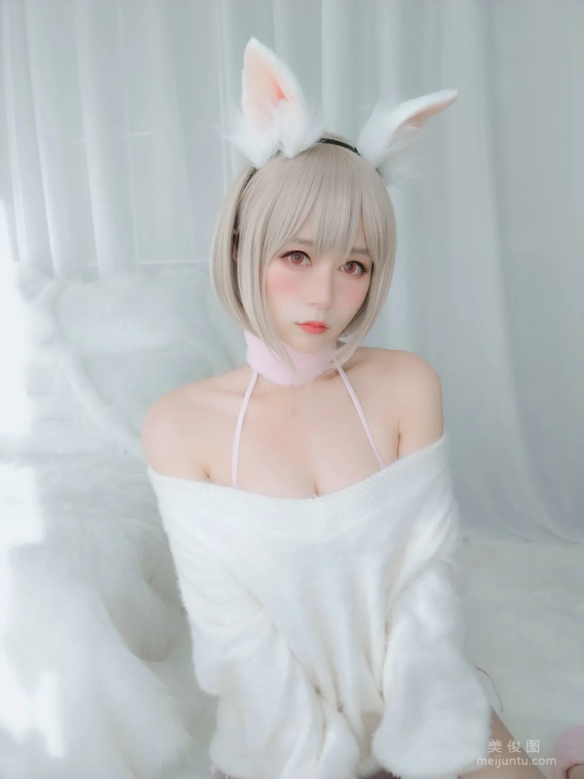 Coser小姐姐白銀81 《小白兔》 寫真集 1