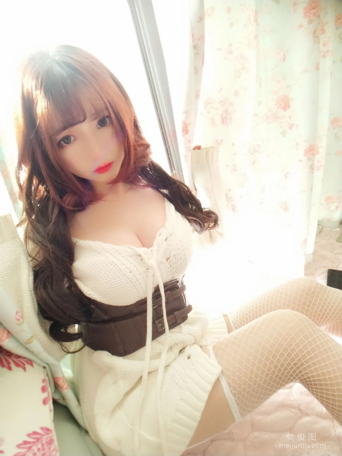 [網紅Coser] 古川kagura 《呼之欲出》 寫真集 19
