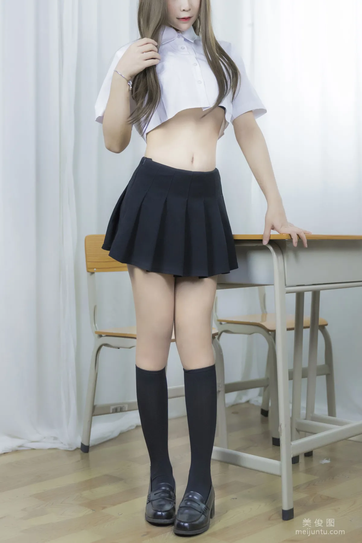 Coser妹子抱走莫子aa 《等你下課》 寫真集 7