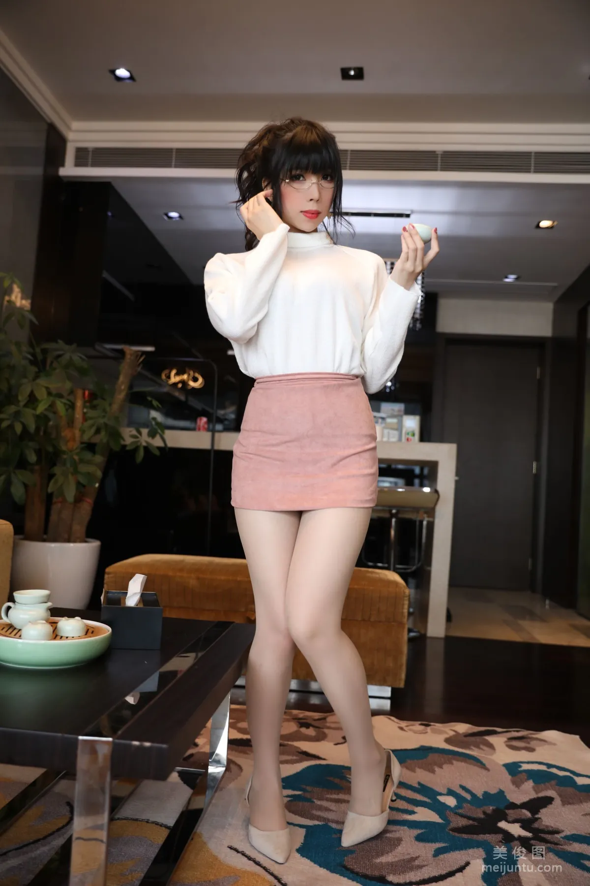 巨乳美女鹿野希 《单马尾眼镜娘》 写真集10