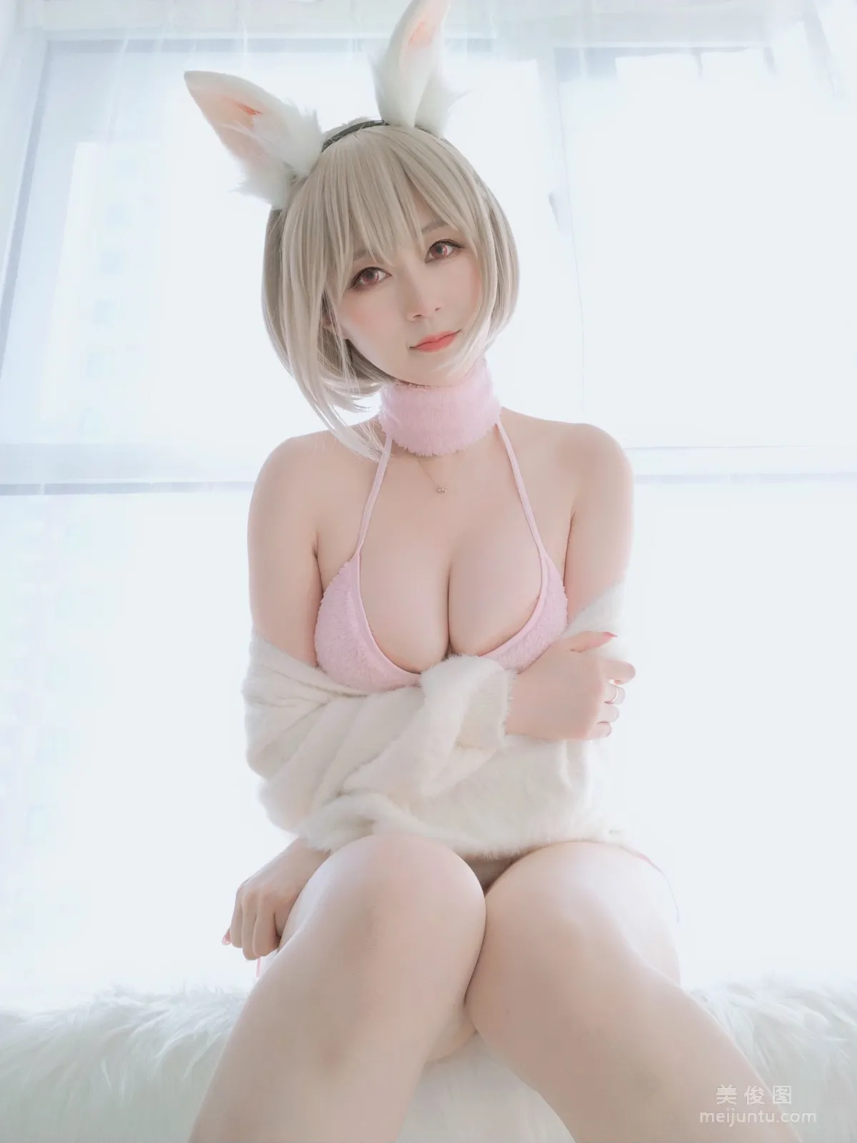 Coser小姐姐白銀81 《小白兔》 寫真集 27