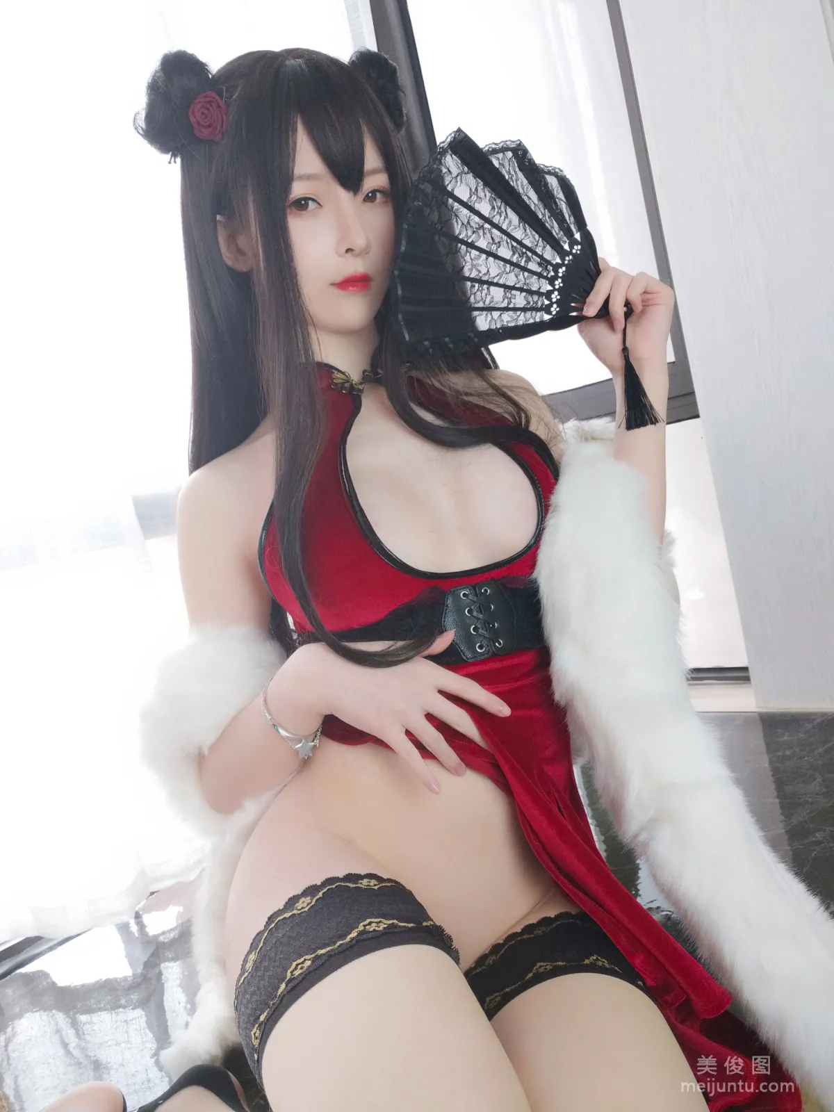 [網紅Coser] 一小央澤 《新月紅玫》 寫真集 4