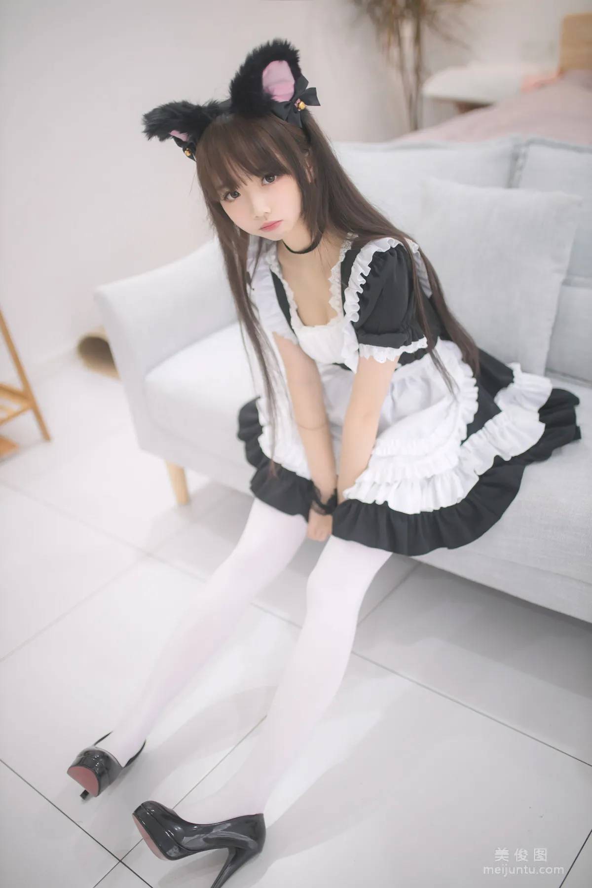 Coser小姐姐雪琪 《白丝女仆》 写真集3