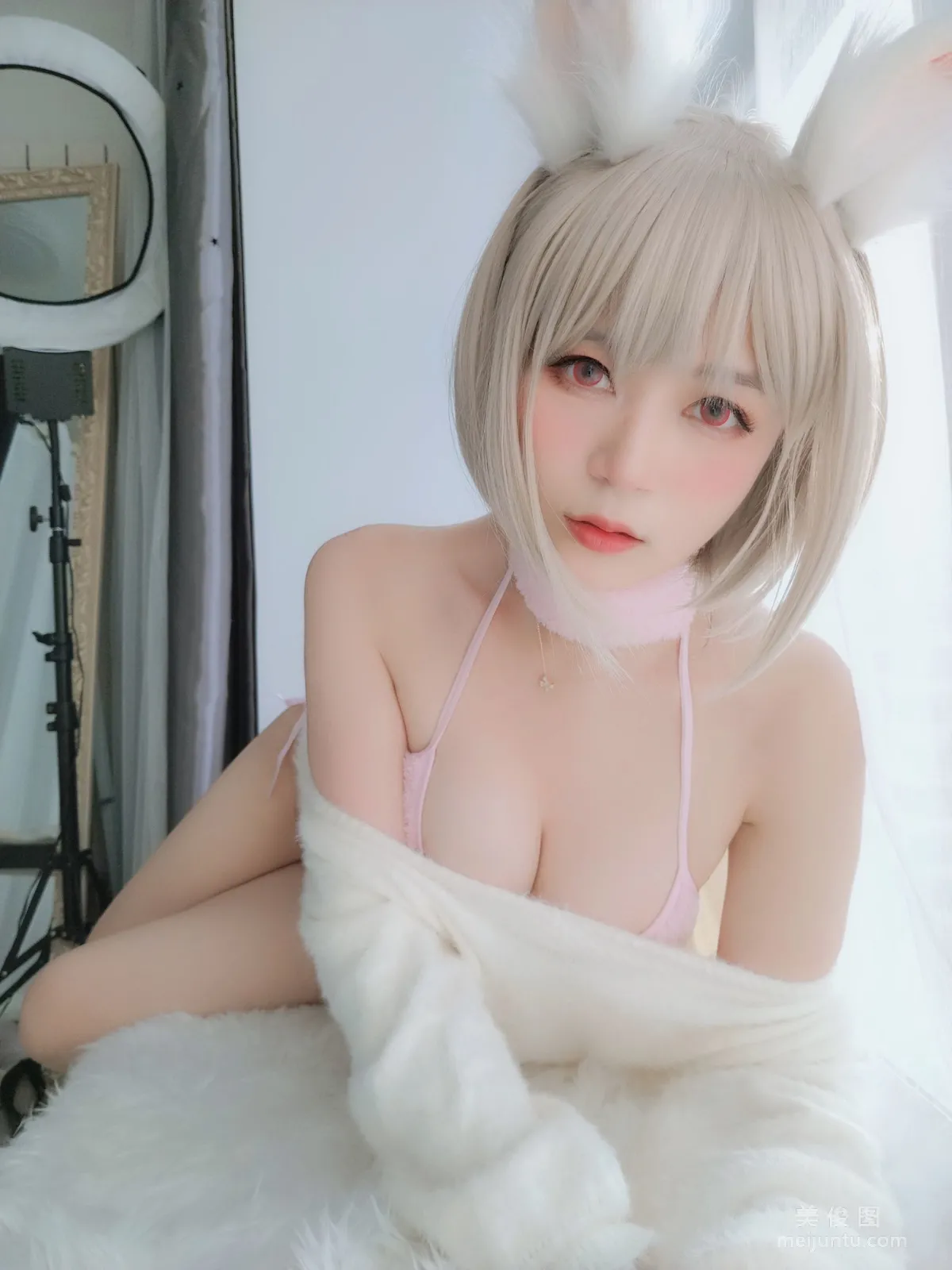 Coser小姐姐白銀81 《小白兔》 寫真集 103