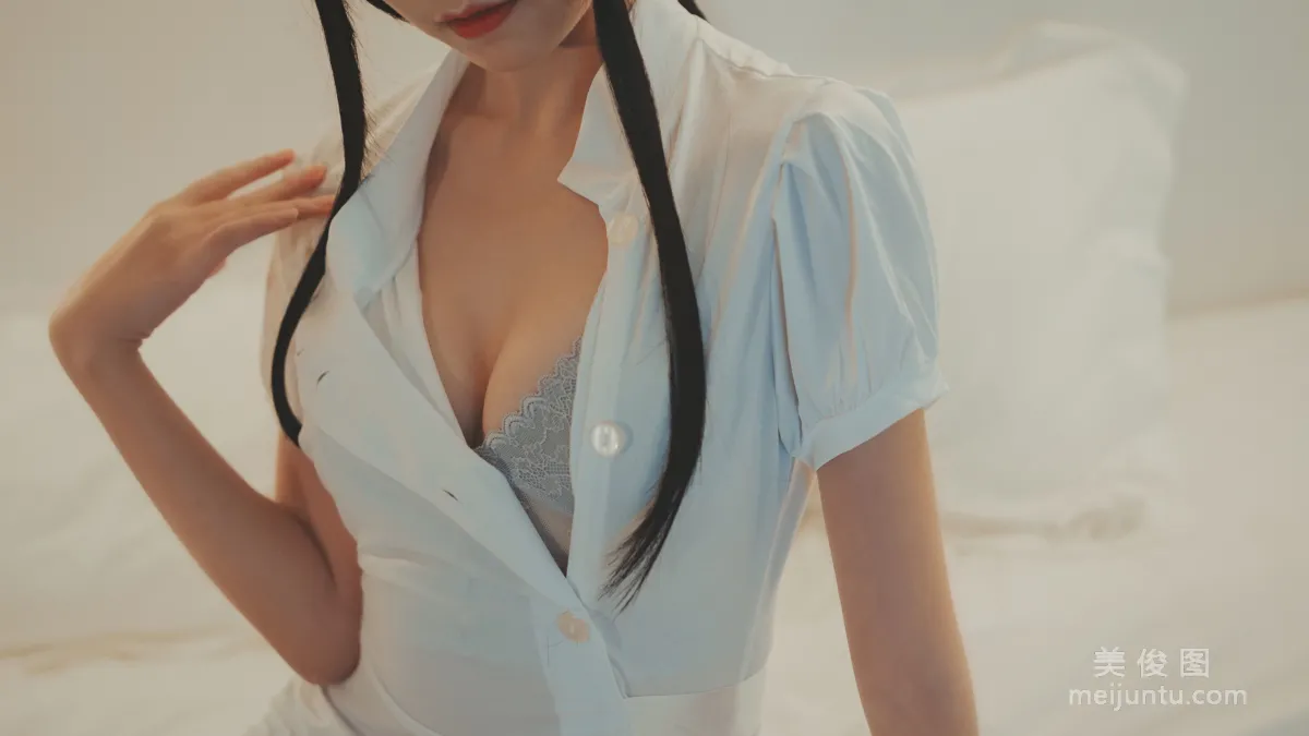 COSER美女逐月su 《小护士》 写真集18