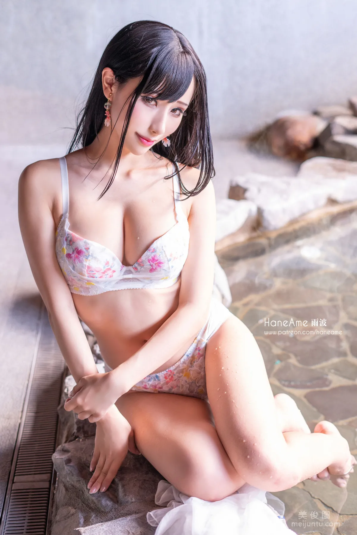 [網紅Coser美女] 雨波HaneAme 《溫泉》 寫真集 68