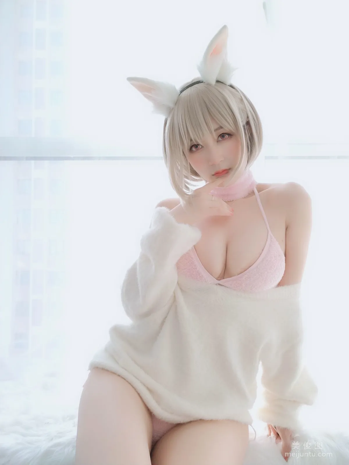 Coser小姐姐白銀81 《小白兔》 寫真集 34