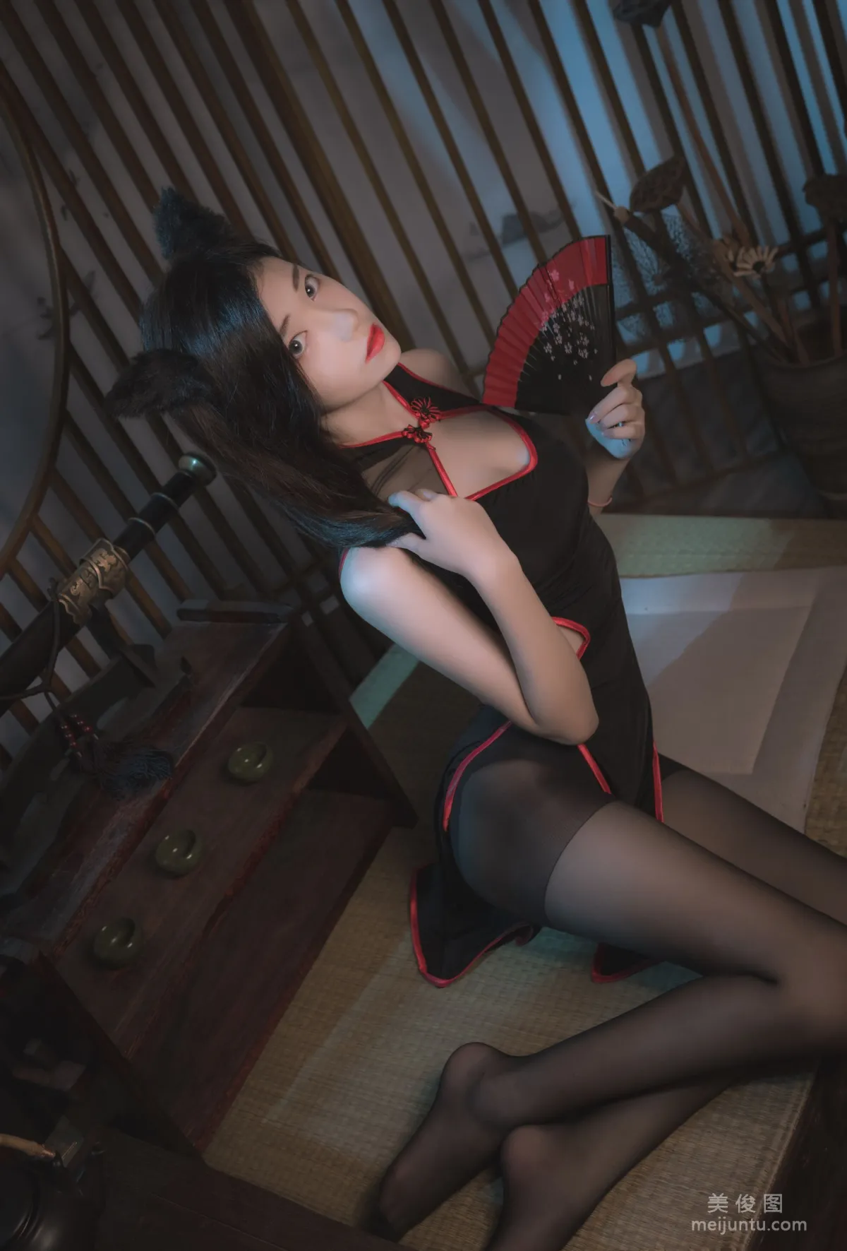 [網紅Coser] 南桃Momoko 《黑旗袍》 寫真集 11