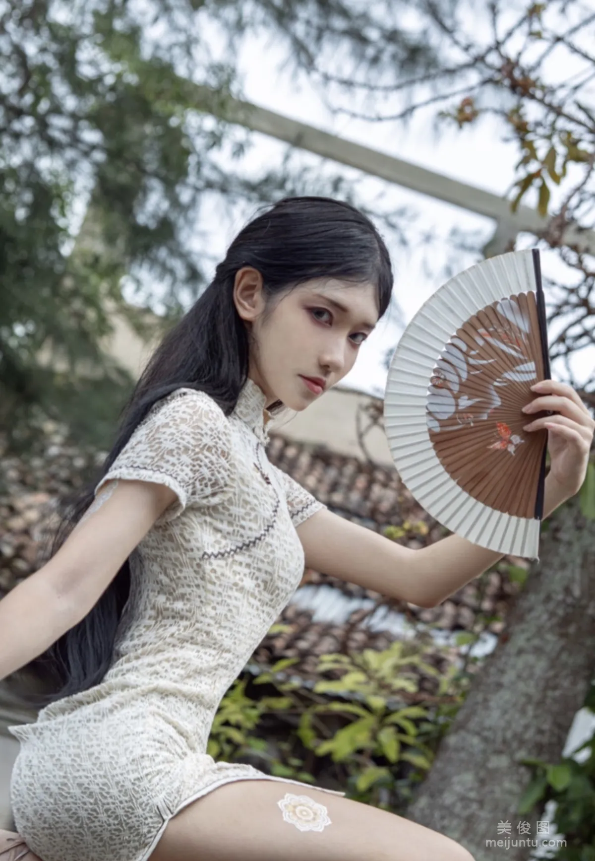 動漫博主南桃Momoko 《街拍白旗袍》 寫真集 10