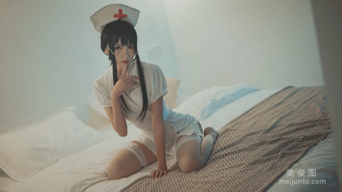 COSER美女逐月su 《小护士》 写真集7