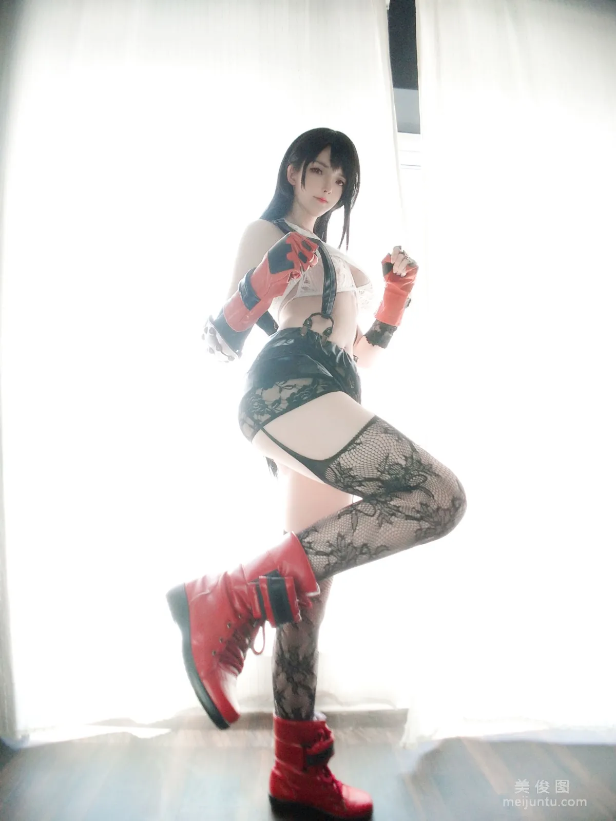 [網紅Coser] 一小央澤 《蒂法同人》 寫真集 33