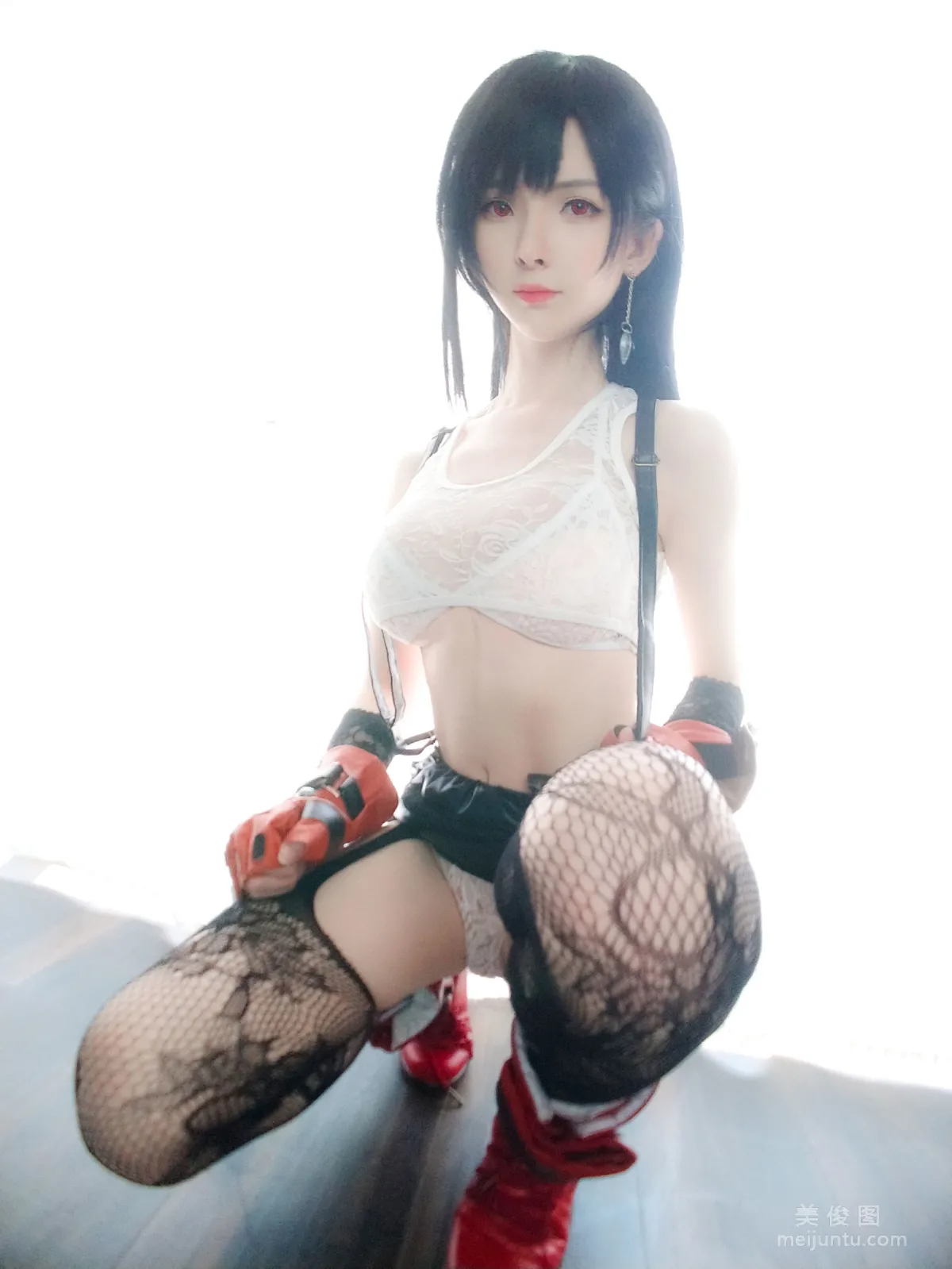 [網紅Coser] 一小央澤 《蒂法同人》 寫真集 35