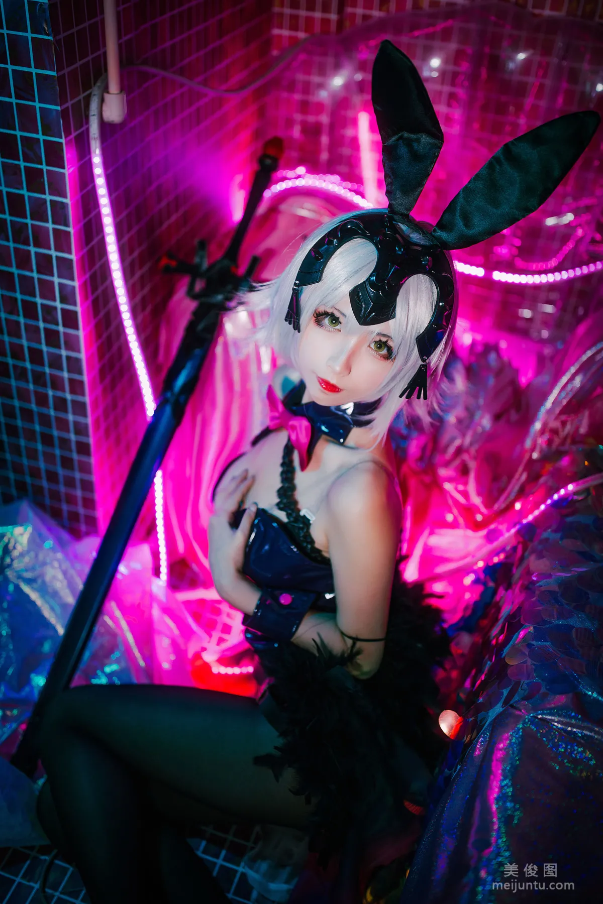 [网红Coser] rioko凉凉子 《兔女郎》 写真集10