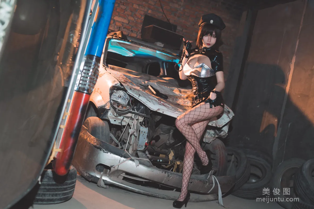 rioko凉凉子 《实习警察》 写真集1