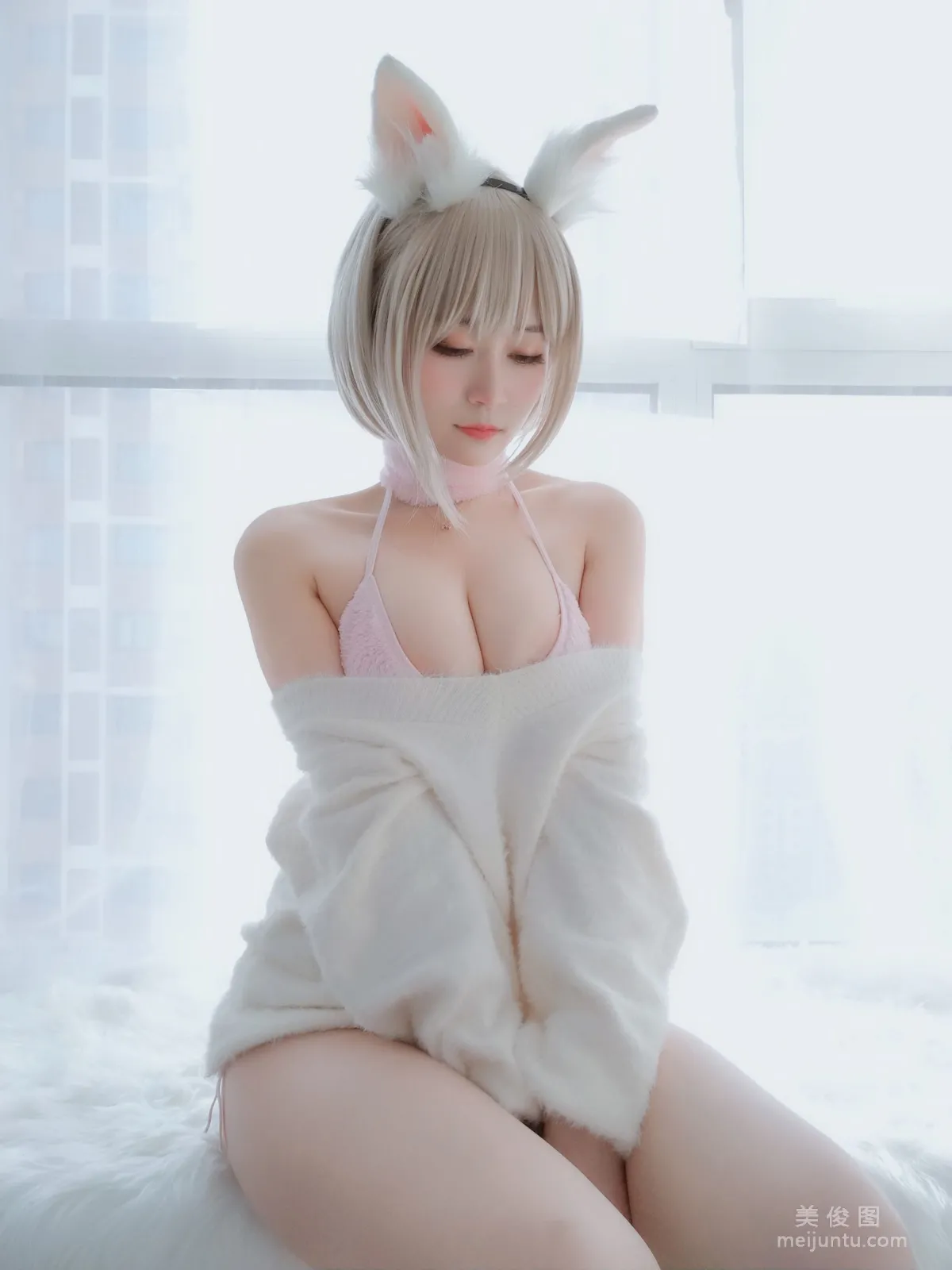 Coser小姐姐白銀81 《小白兔》 寫真集 30