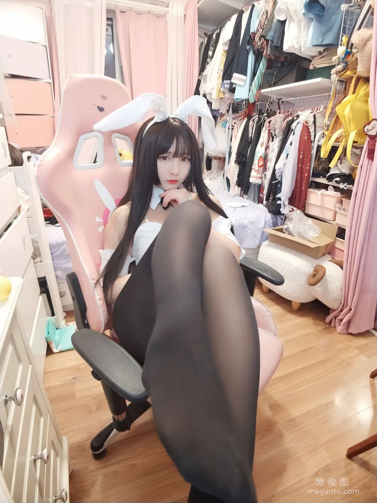 [網紅Coser] 古川kagura 《黑絲兔女郎》 寫真集 22