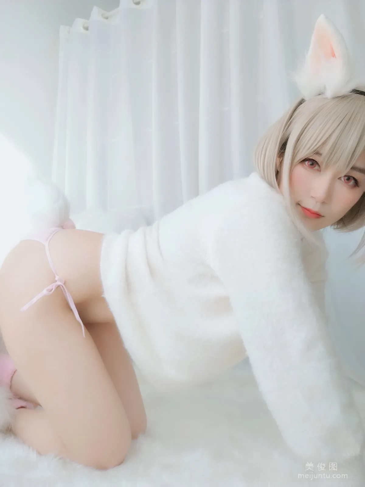 Coser小姐姐白銀81 《小白兔》 寫真集 16