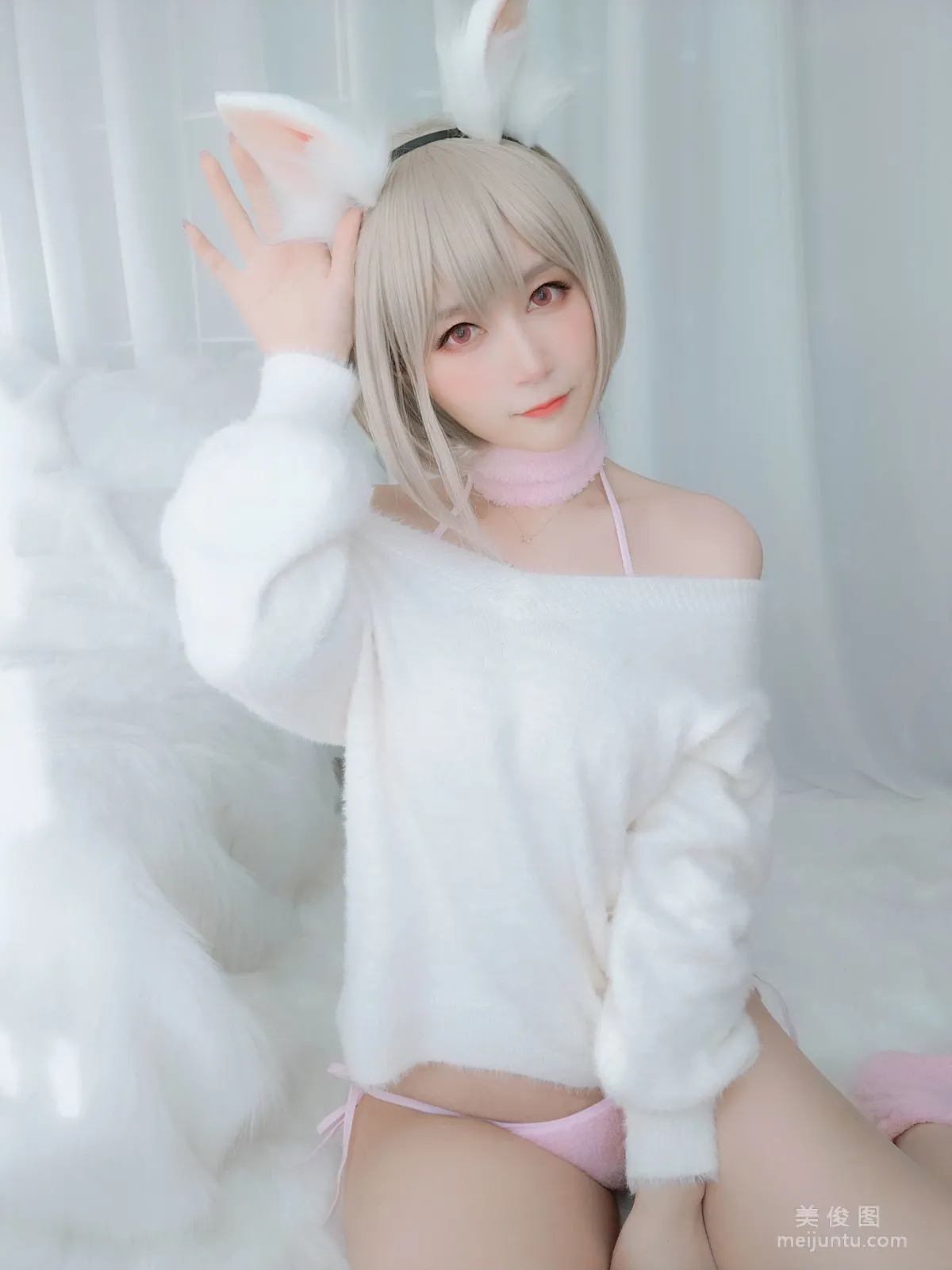 Coser小姐姐白銀81 《小白兔》 寫真集 2