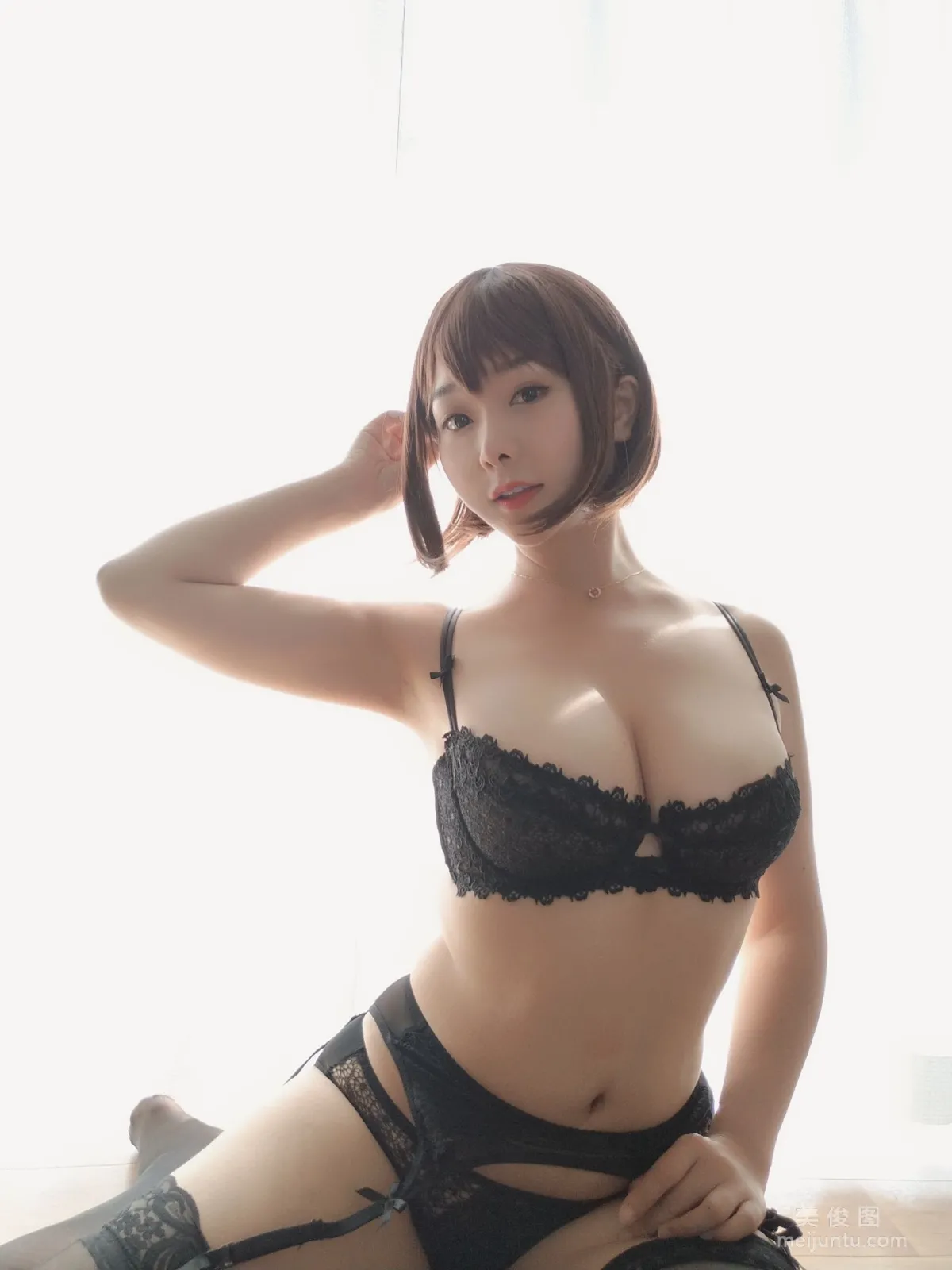 性感Coser三刀刀Miido 《黑色蕾絲内衣》 寫真集 12