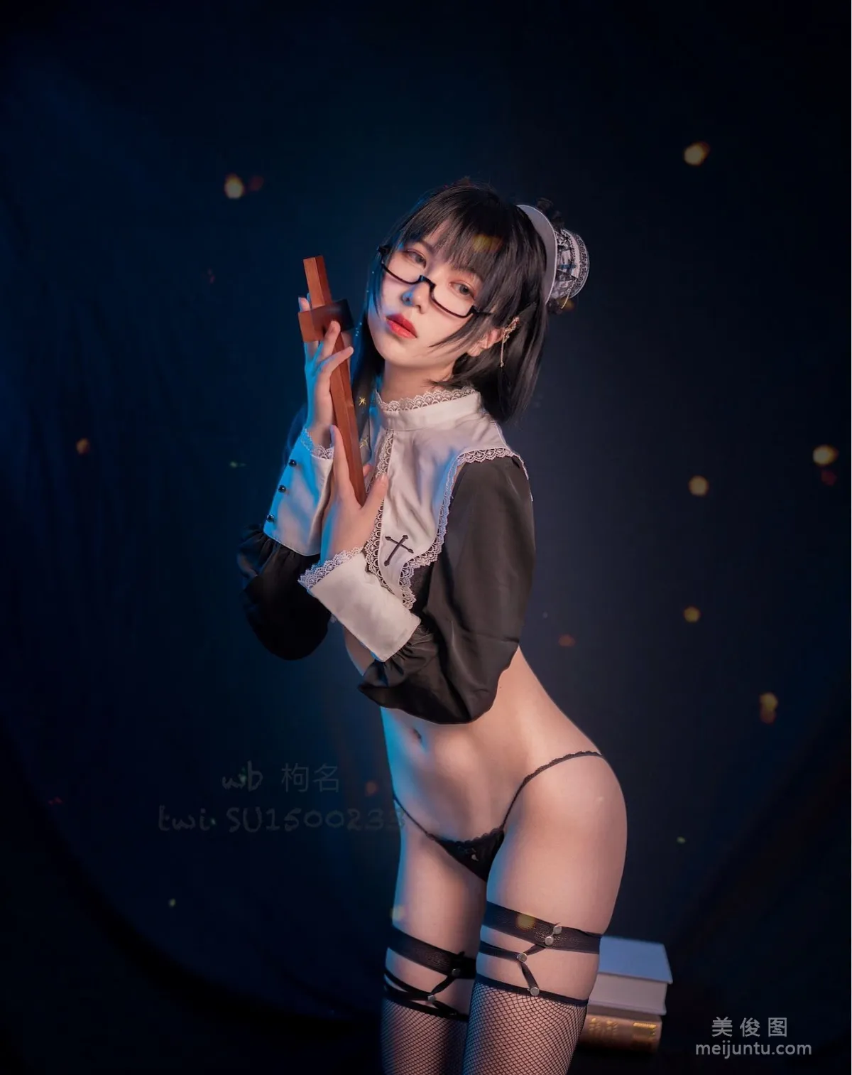 [網紅Coser] 逐月su 《修女》 寫真集 19