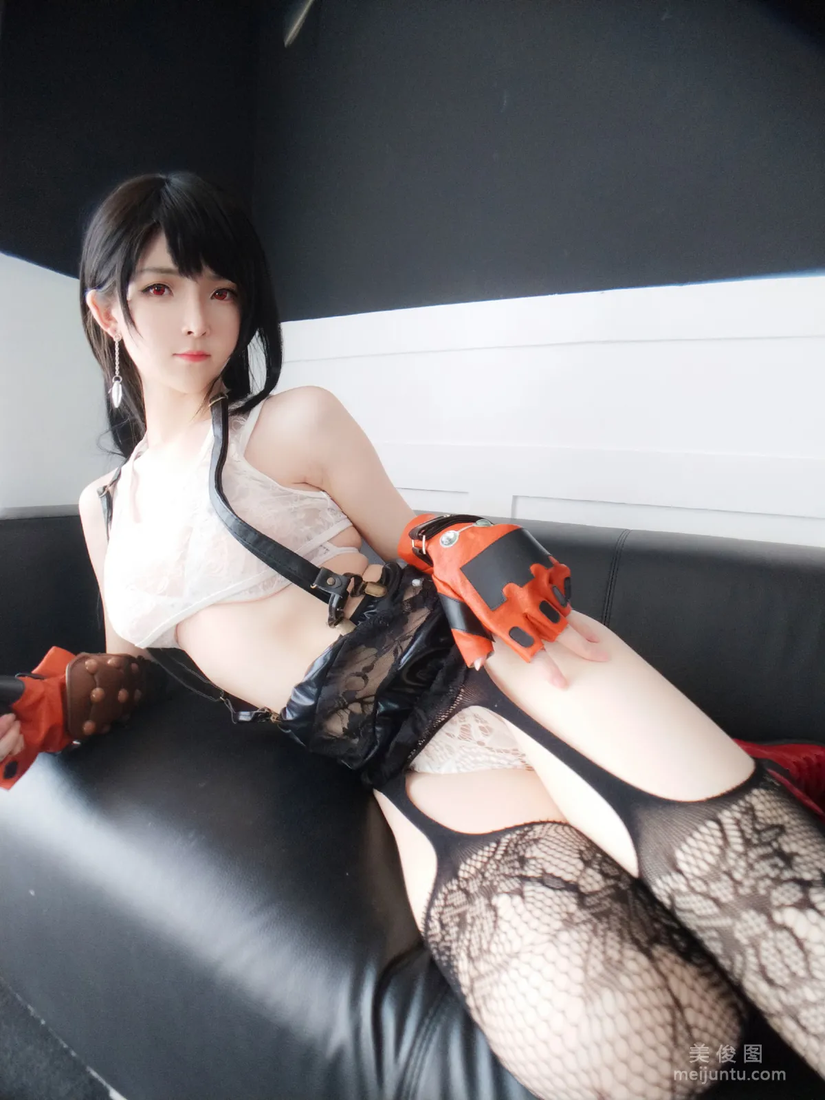 [網紅Coser] 一小央澤 《蒂法同人》 寫真集 8