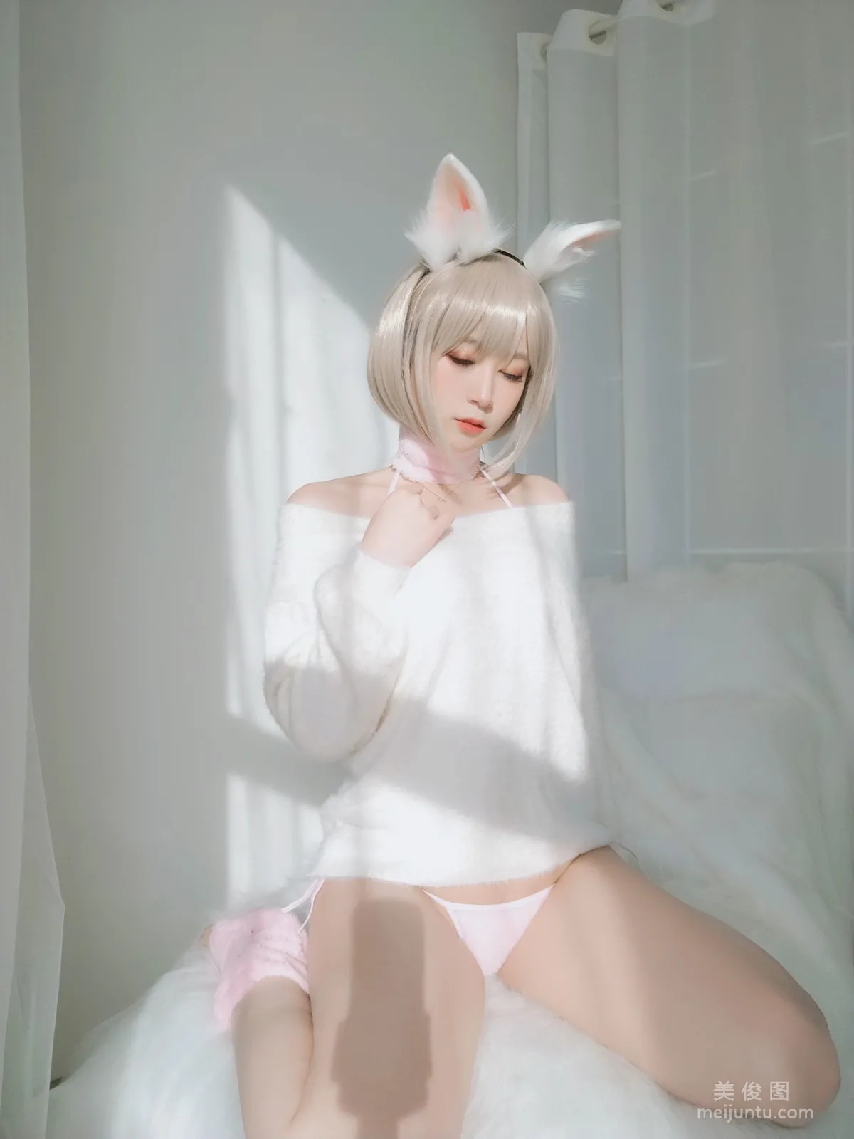 Coser小姐姐白銀81 《小白兔》 寫真集 5