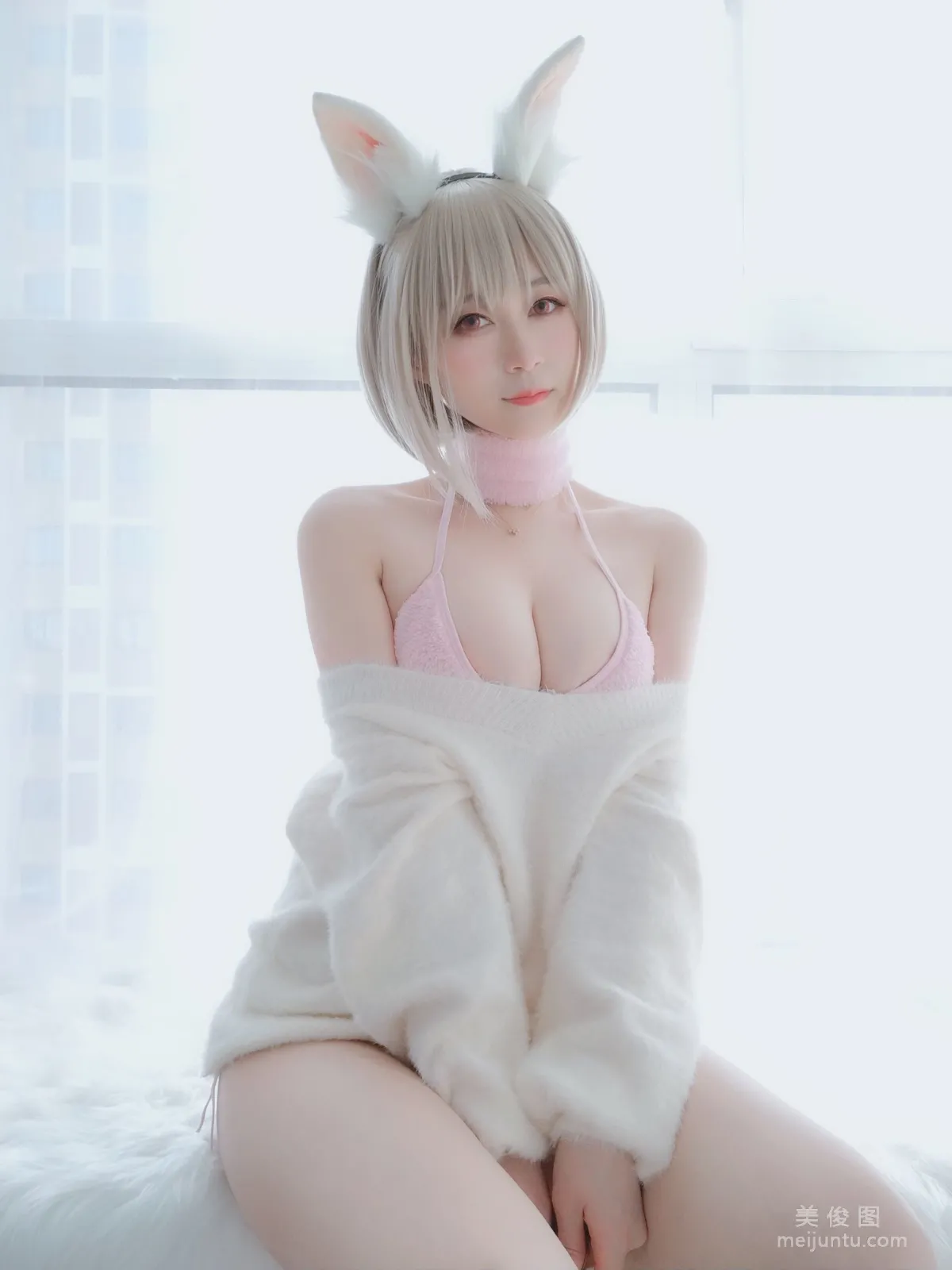 Coser小姐姐白銀81 《小白兔》 寫真集 31