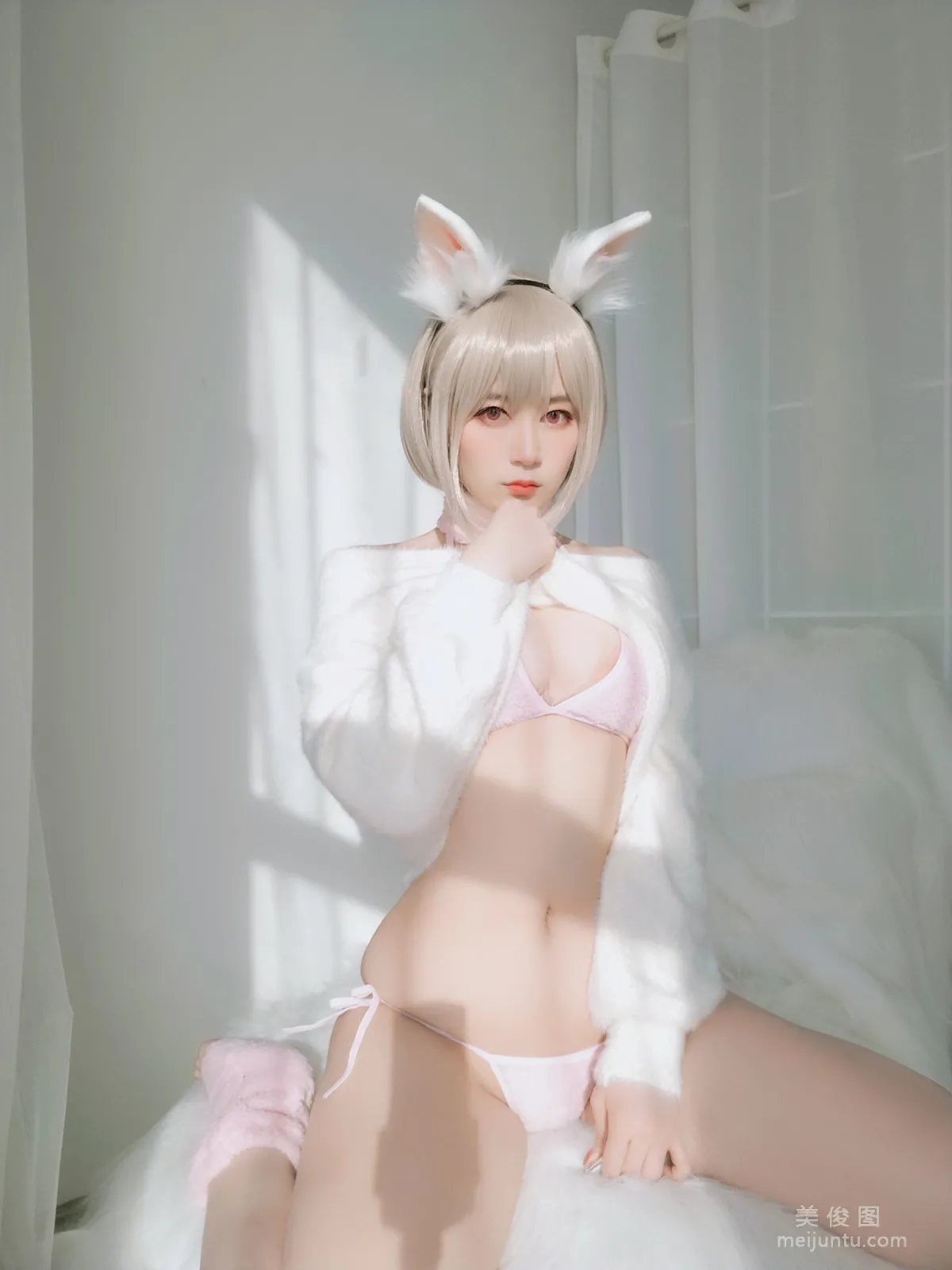 Coser小姐姐白銀81 《小白兔》 寫真集 7