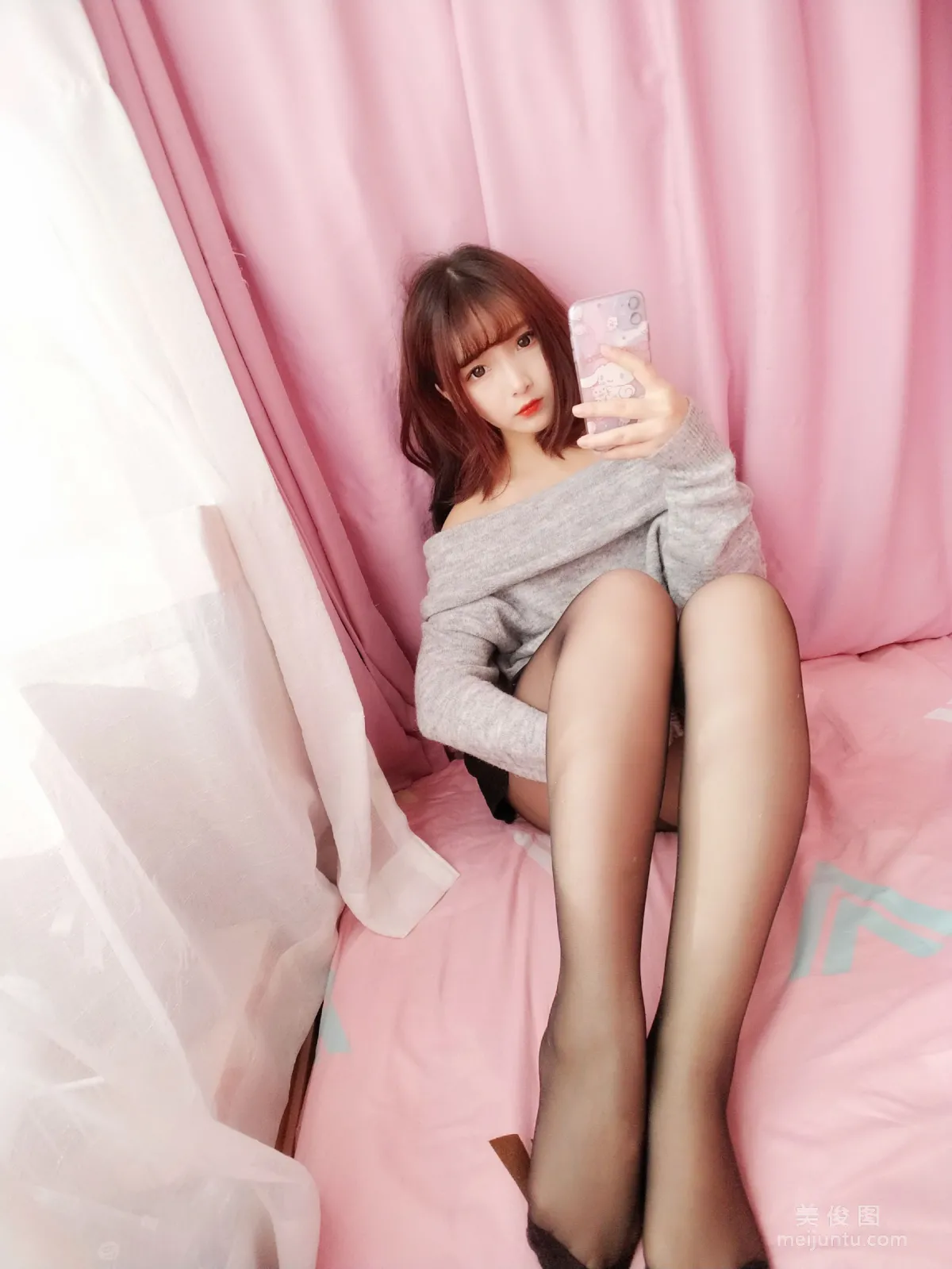 [網紅Coser] 古川kagura 《浪漫誘惑黑絲長襪》 寫真集 5