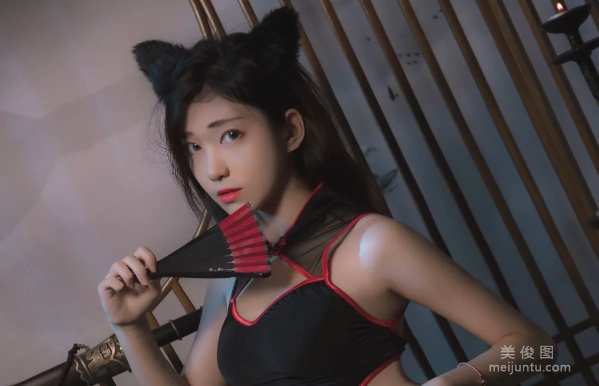 [網紅Coser] 南桃Momoko 《黑旗袍》 寫真集 24
