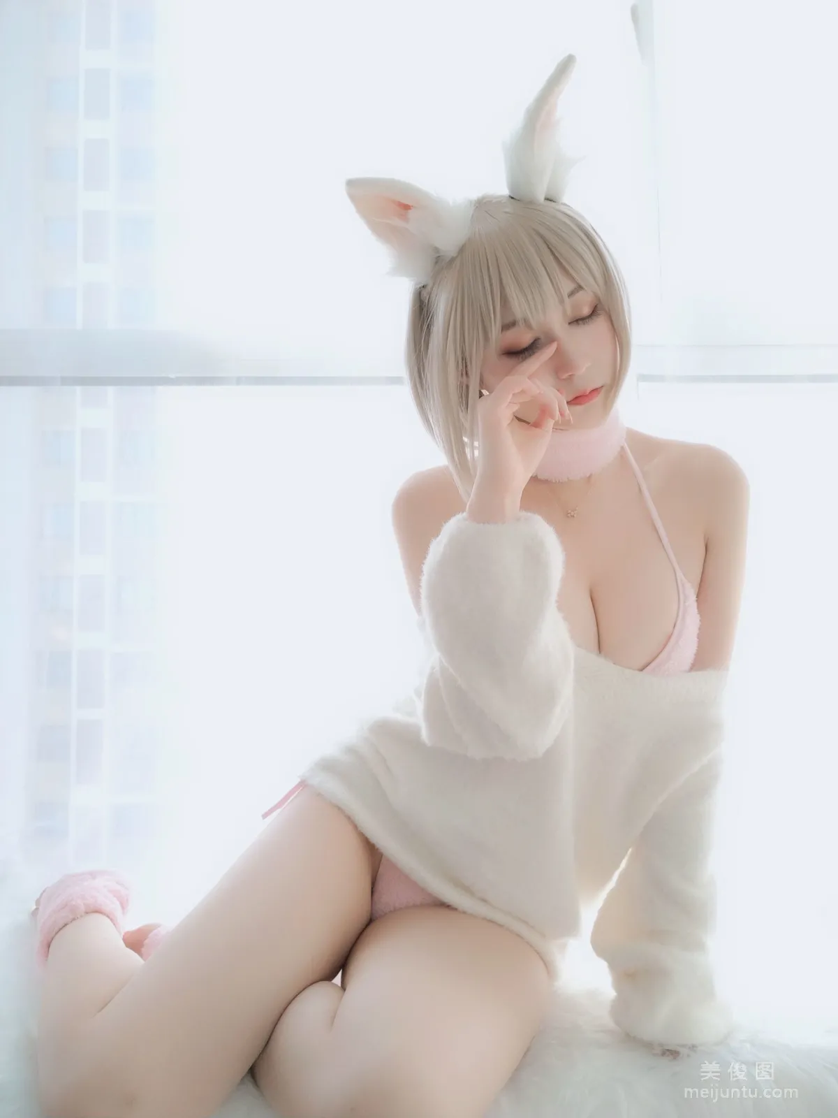 Coser小姐姐白銀81 《小白兔》 寫真集 40