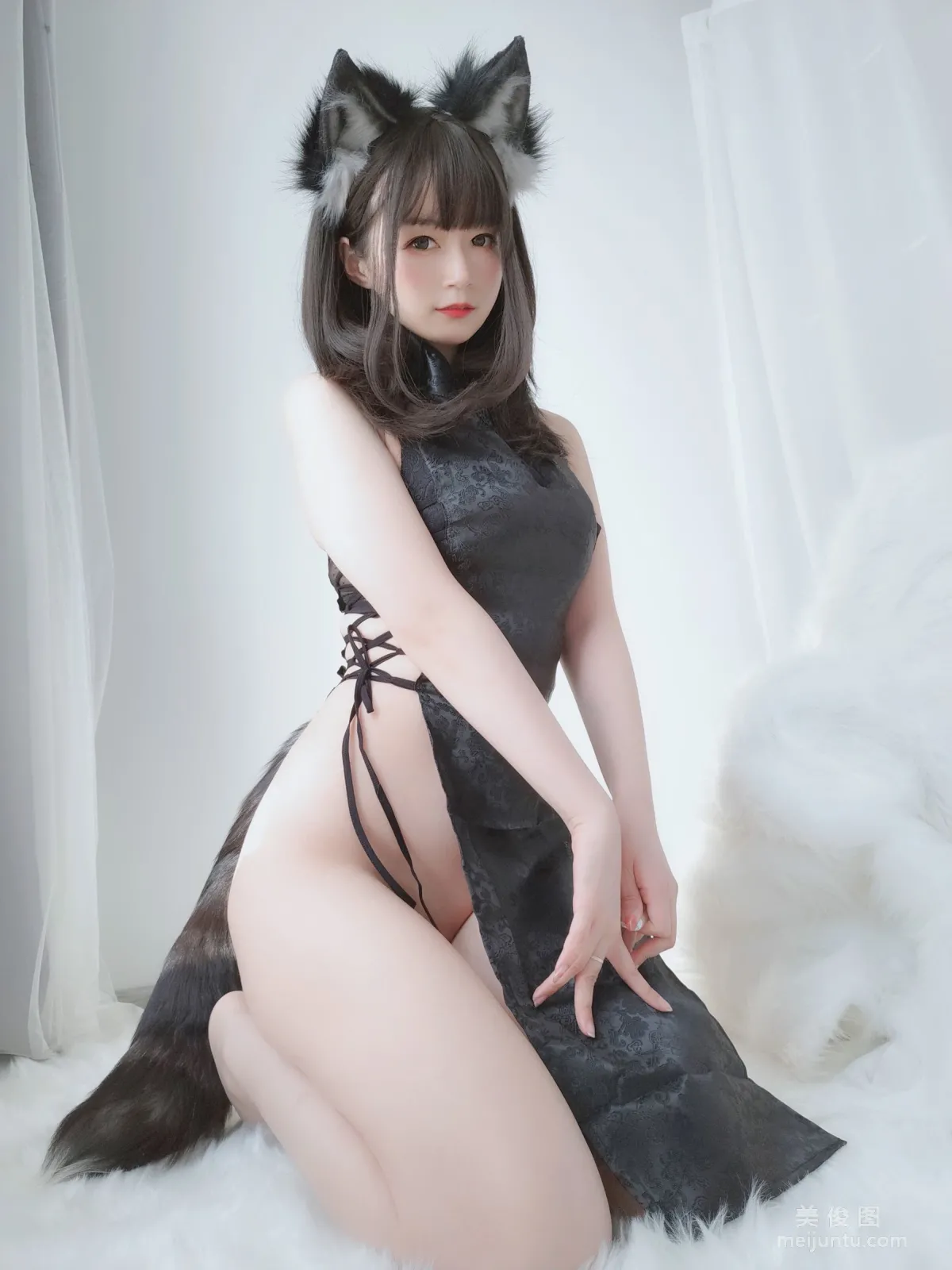 Coser模特白銀81 《小黑狼》 寫真集 71