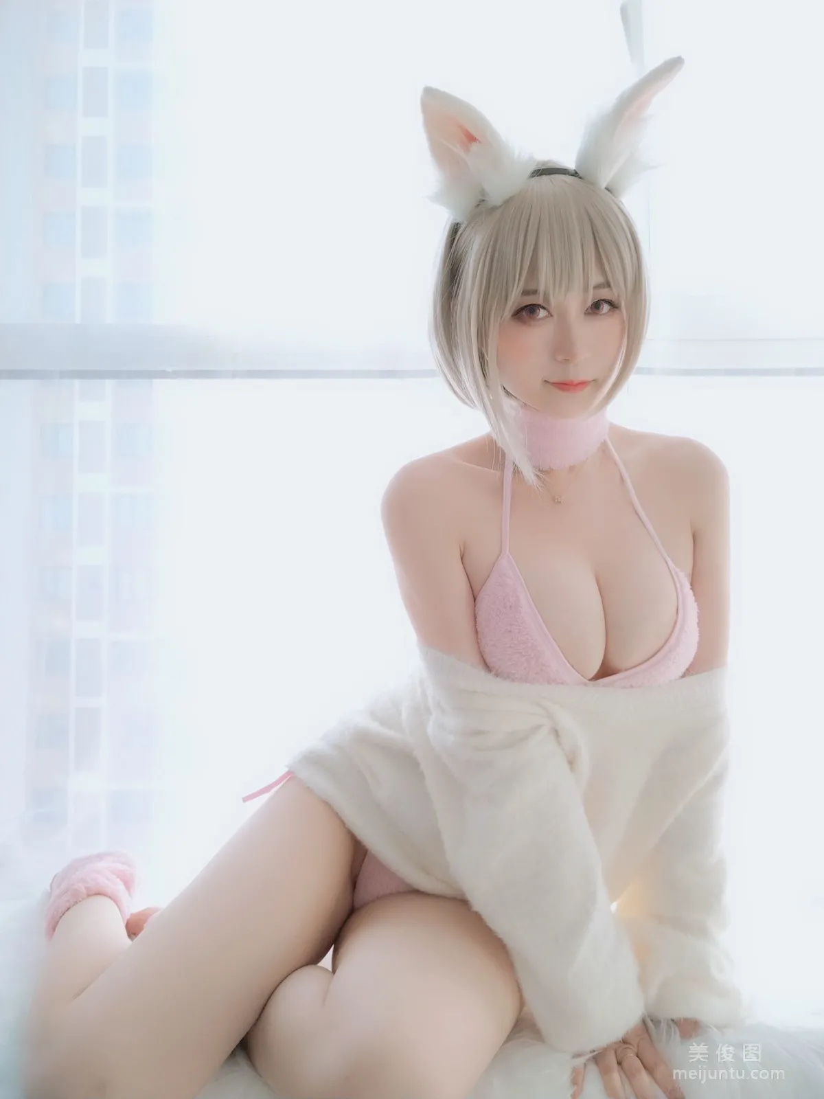 Coser小姐姐白銀81 《小白兔》 寫真集 39
