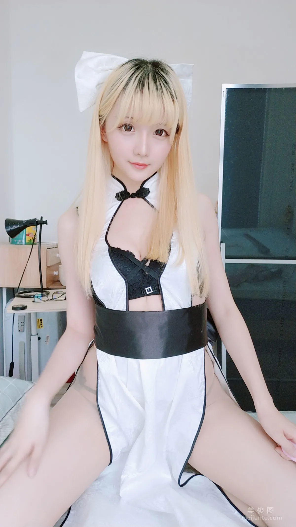 [美女Coser] 星之迟迟 《旗袍》 写真集10