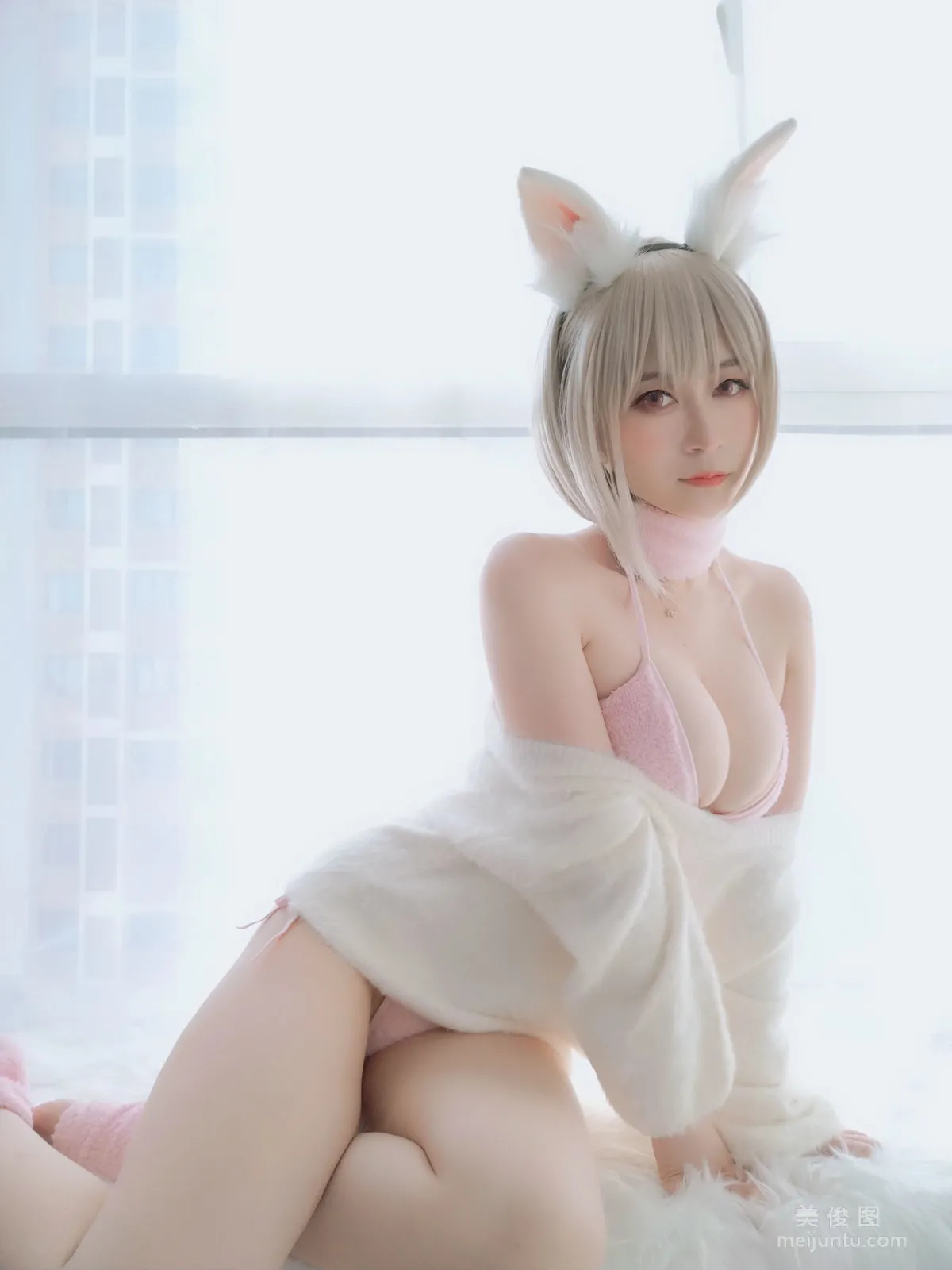 Coser小姐姐白銀81 《小白兔》 寫真集 43