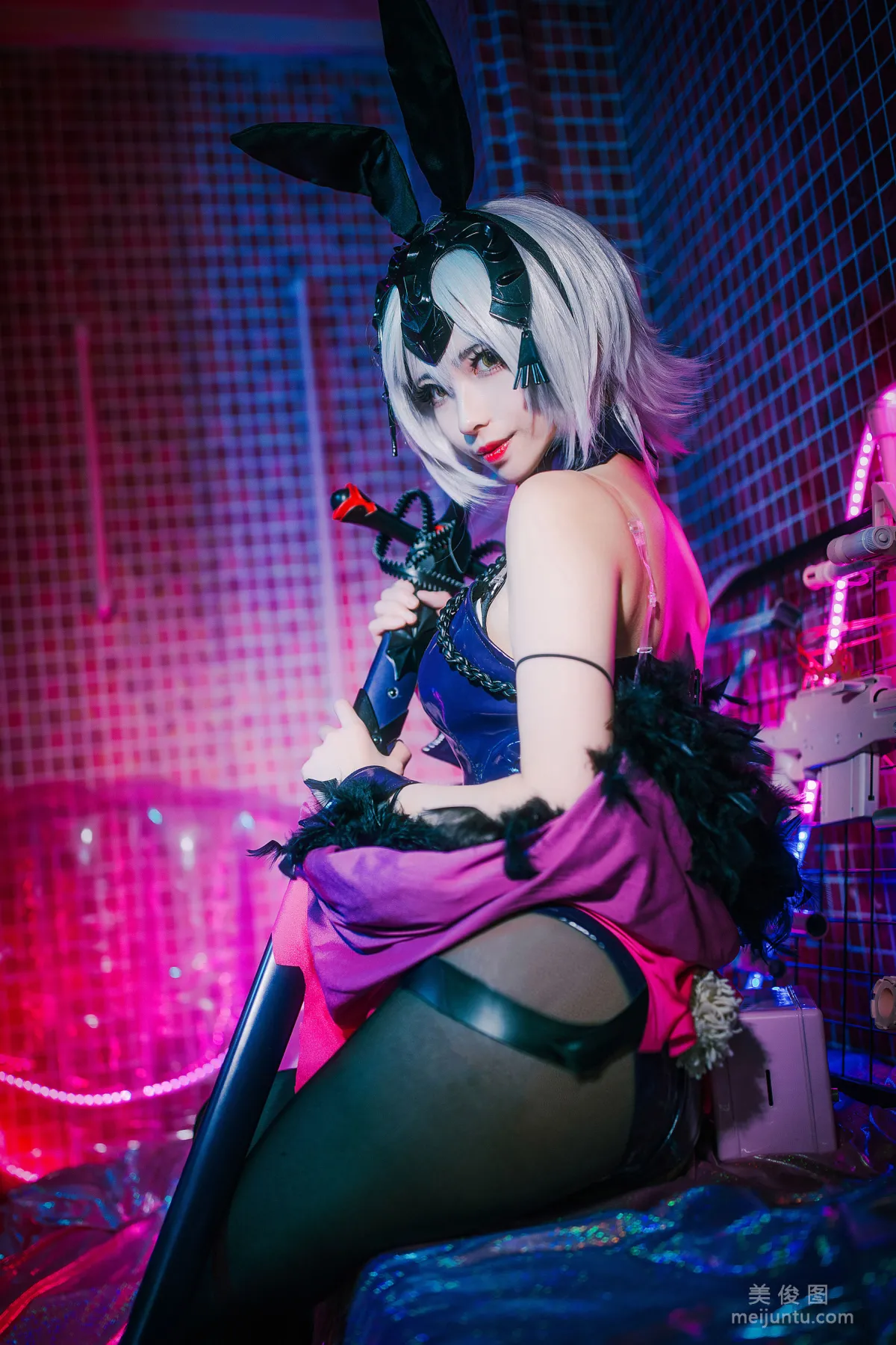 [网红Coser] rioko凉凉子 《兔女郎》 写真集8
