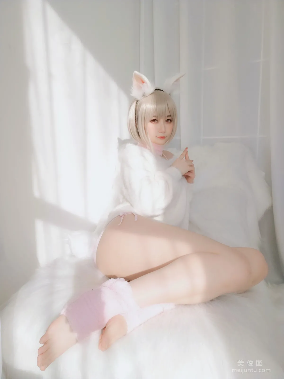 Coser小姐姐白銀81 《小白兔》 寫真集 8