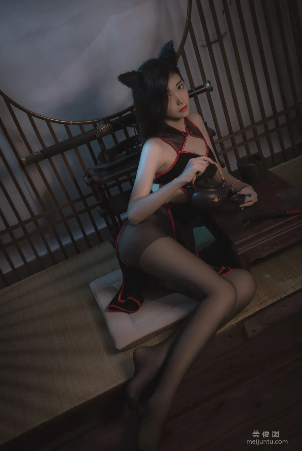 [網紅Coser] 南桃Momoko 《黑旗袍》 寫真集 21