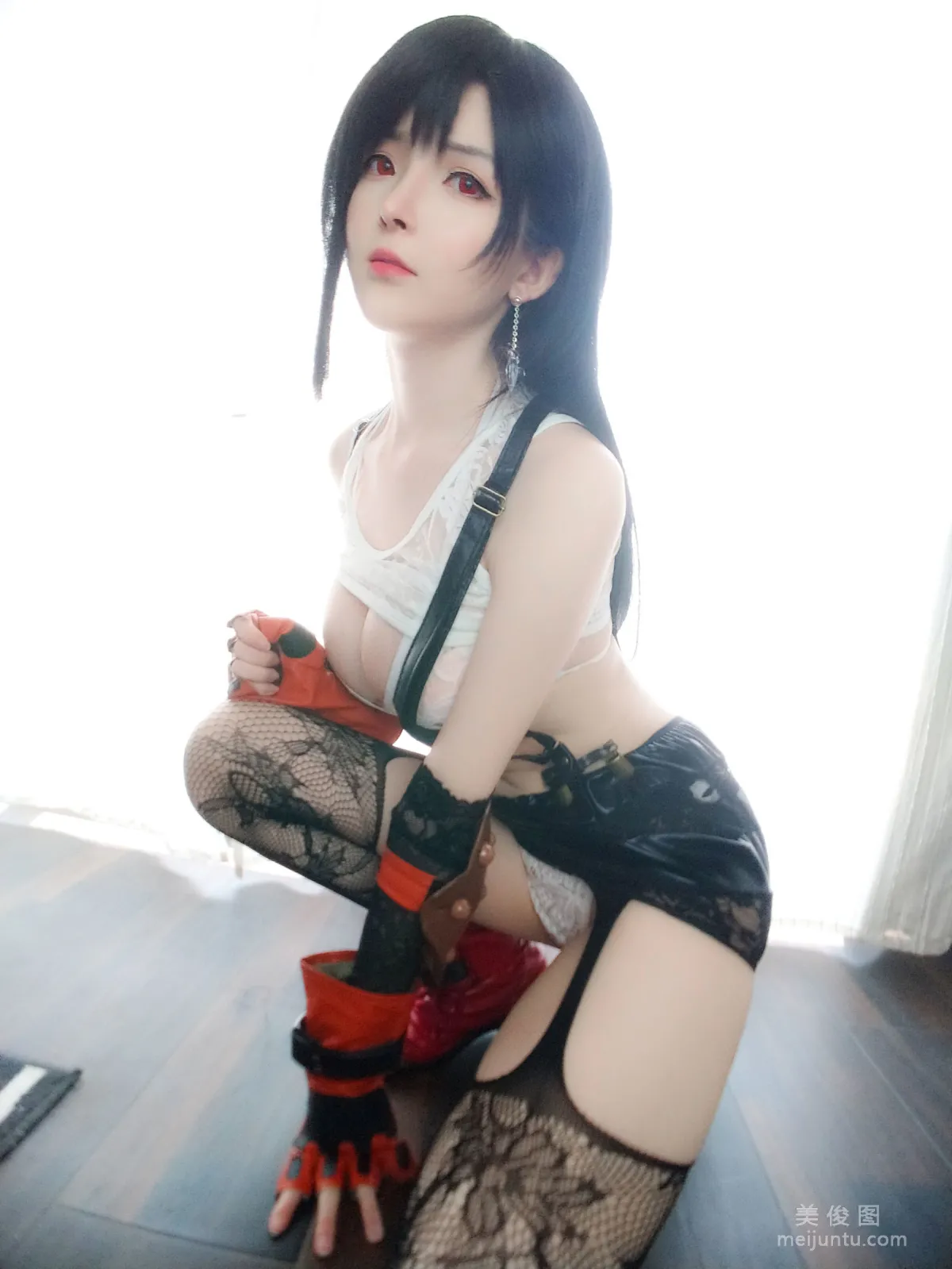 [網紅Coser] 一小央澤 《蒂法同人》 寫真集 27