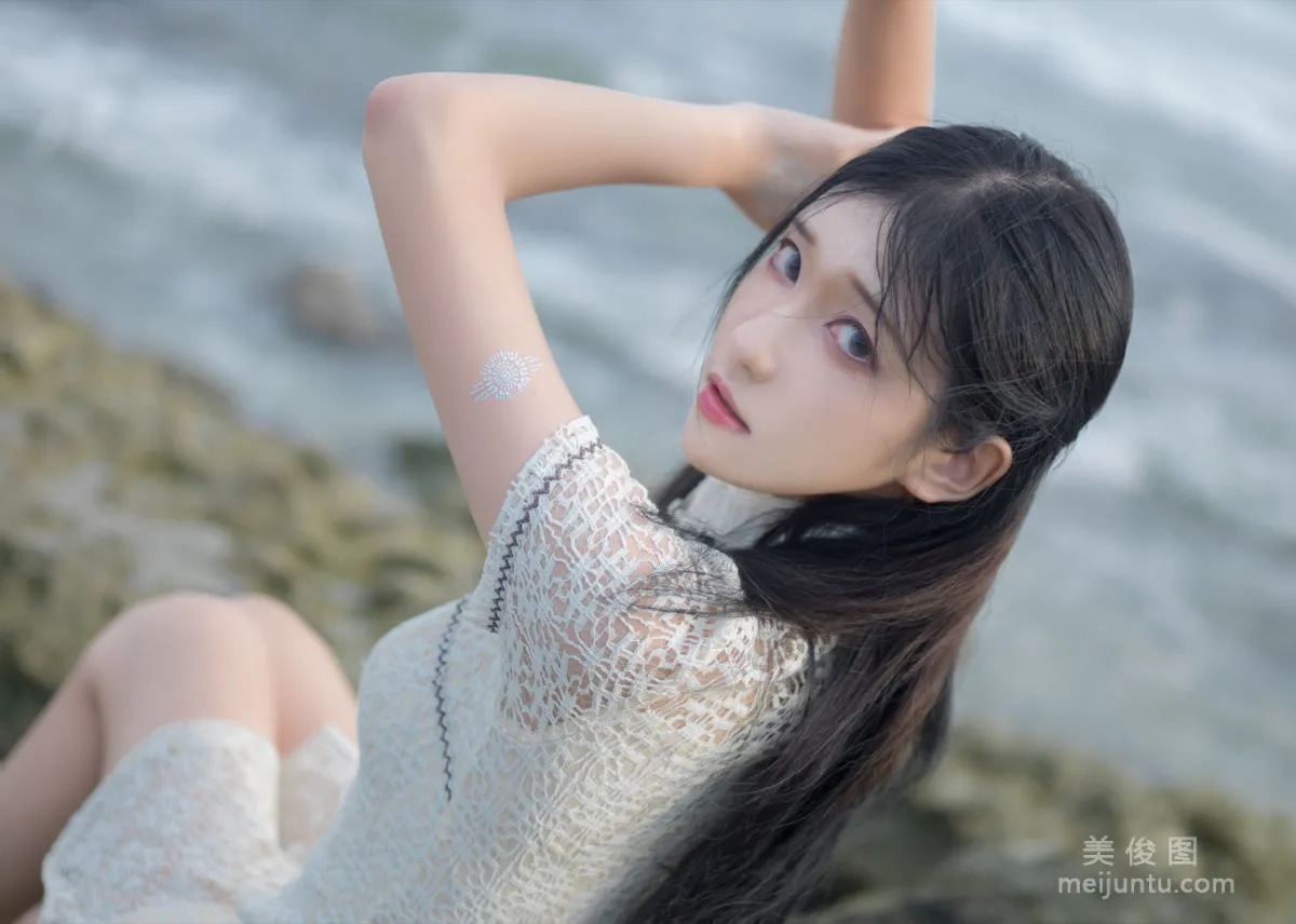 動漫博主南桃Momoko 《街拍白旗袍》 寫真集 1